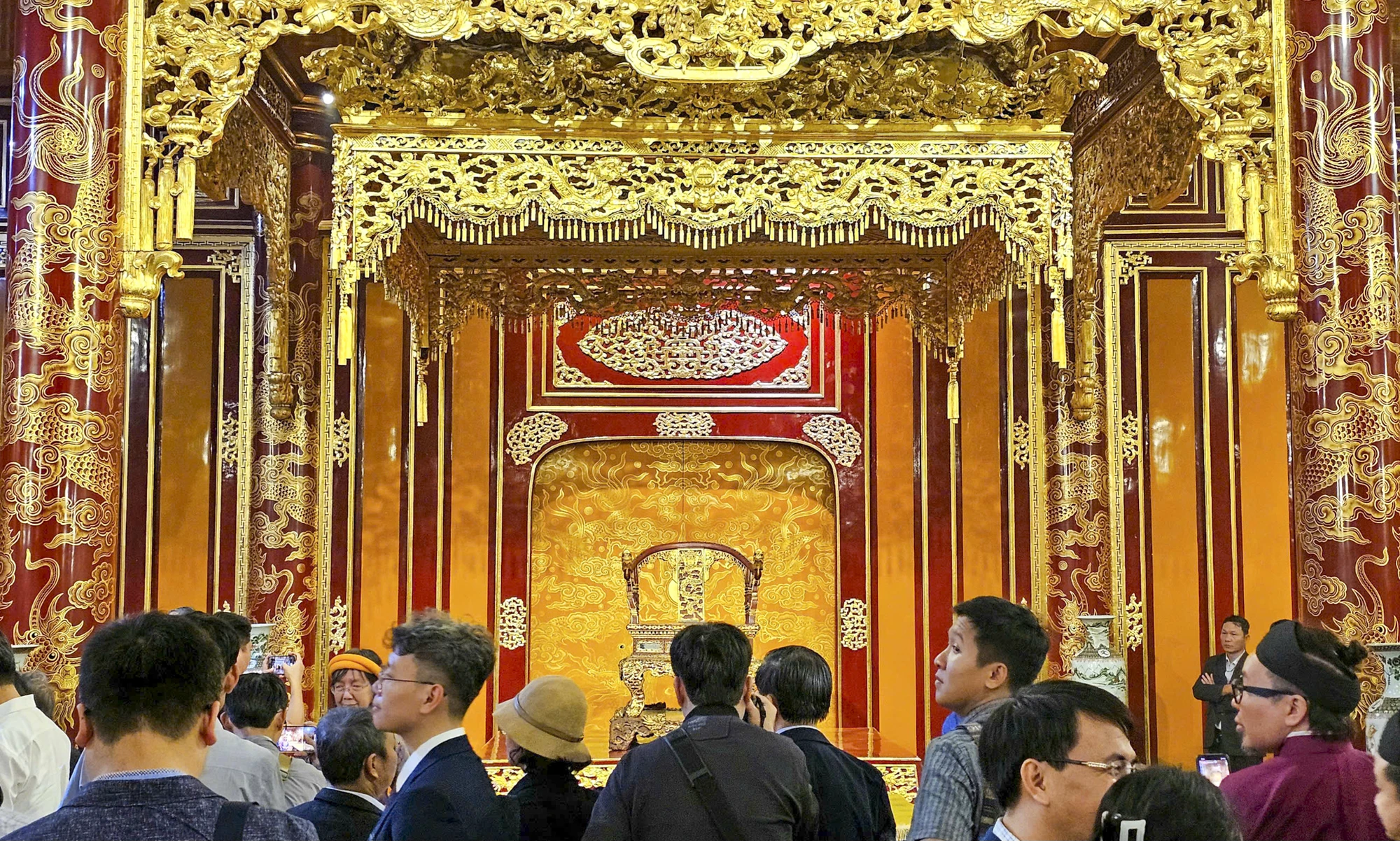 ngai-vang-o-Dien-thai-hoa-8.jpg