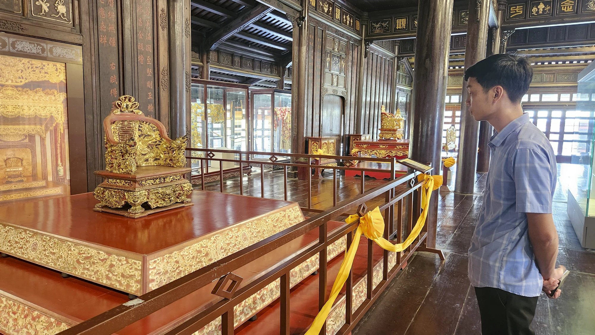 ngai-vua-trieu-nguyen-18.jpg