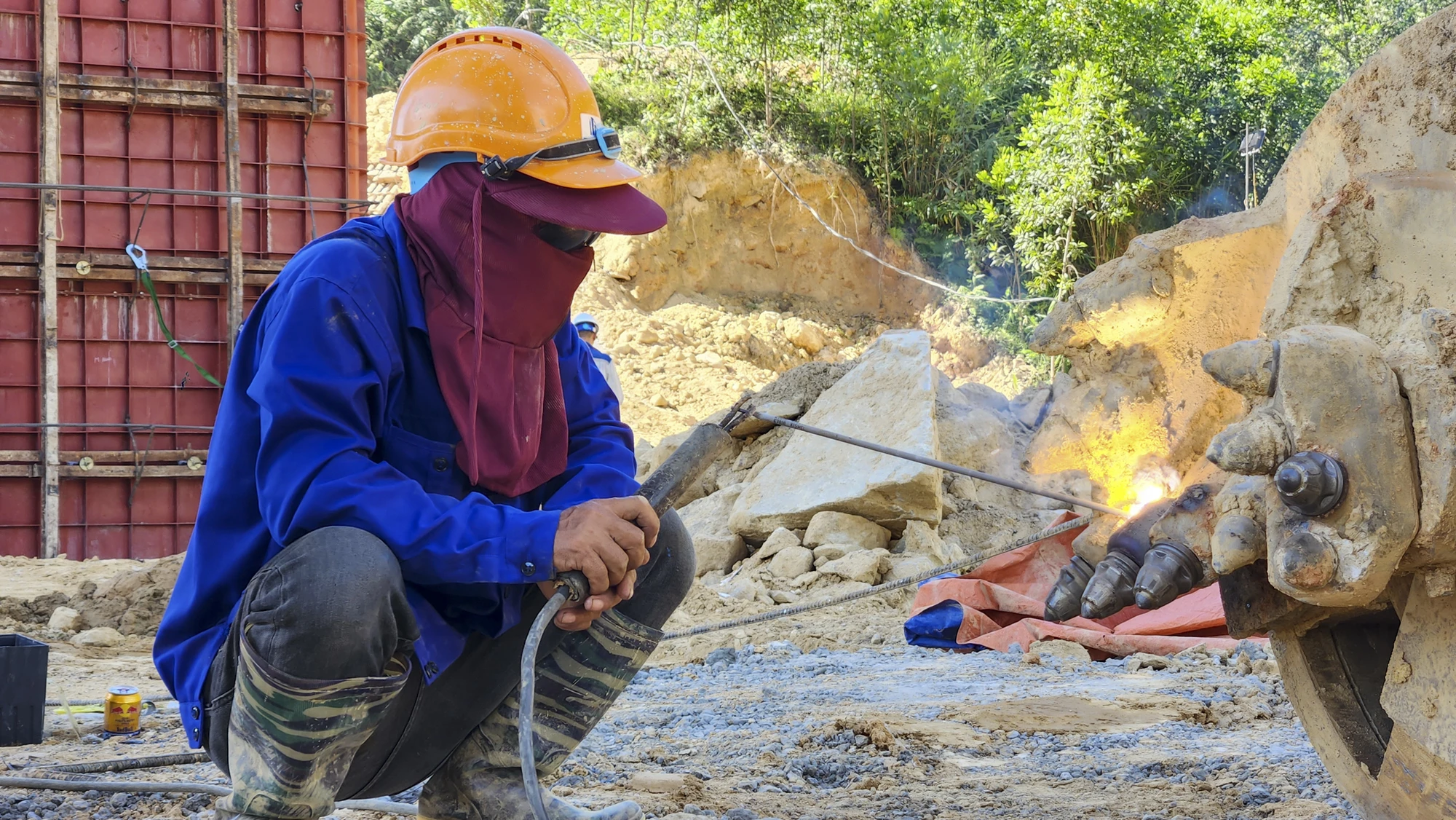 cao-toc-la-son-hoa-lien-16.jpg
