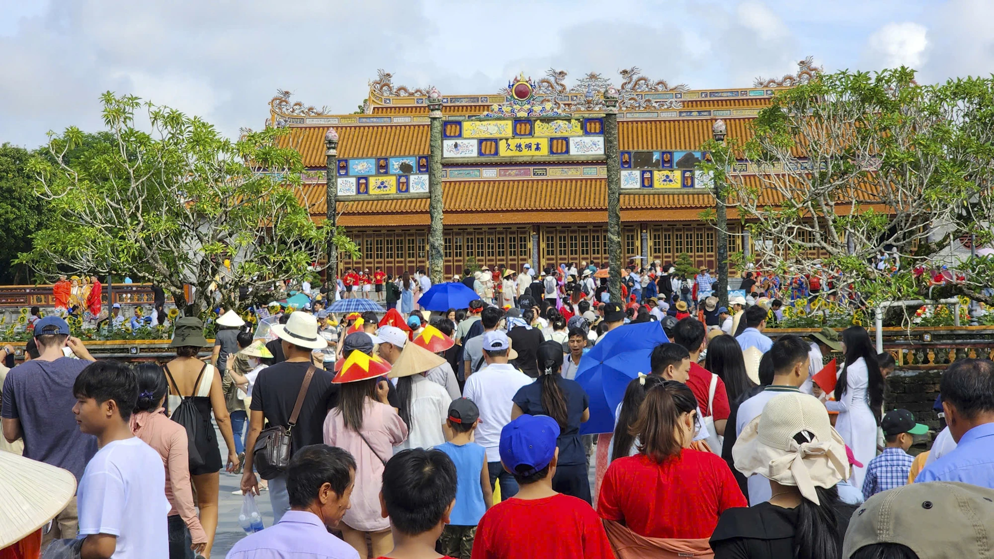 tham-di-tich-hue-trong-ngay-tet-doc-lap-7.jpg