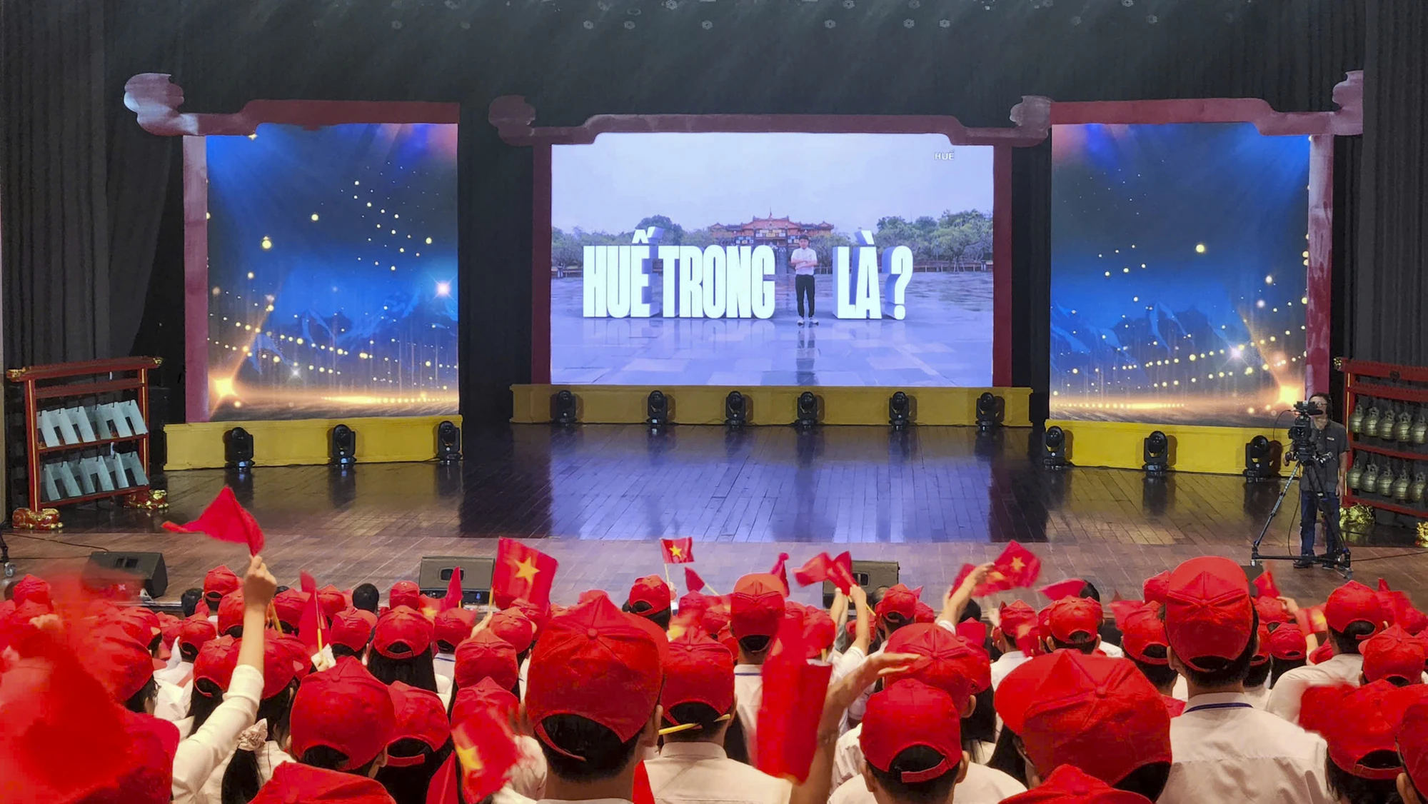 khong-khi-nao-nhiet-tai-diem-cau-duong-len-dinh-olympia-tai-hue (10).jpg