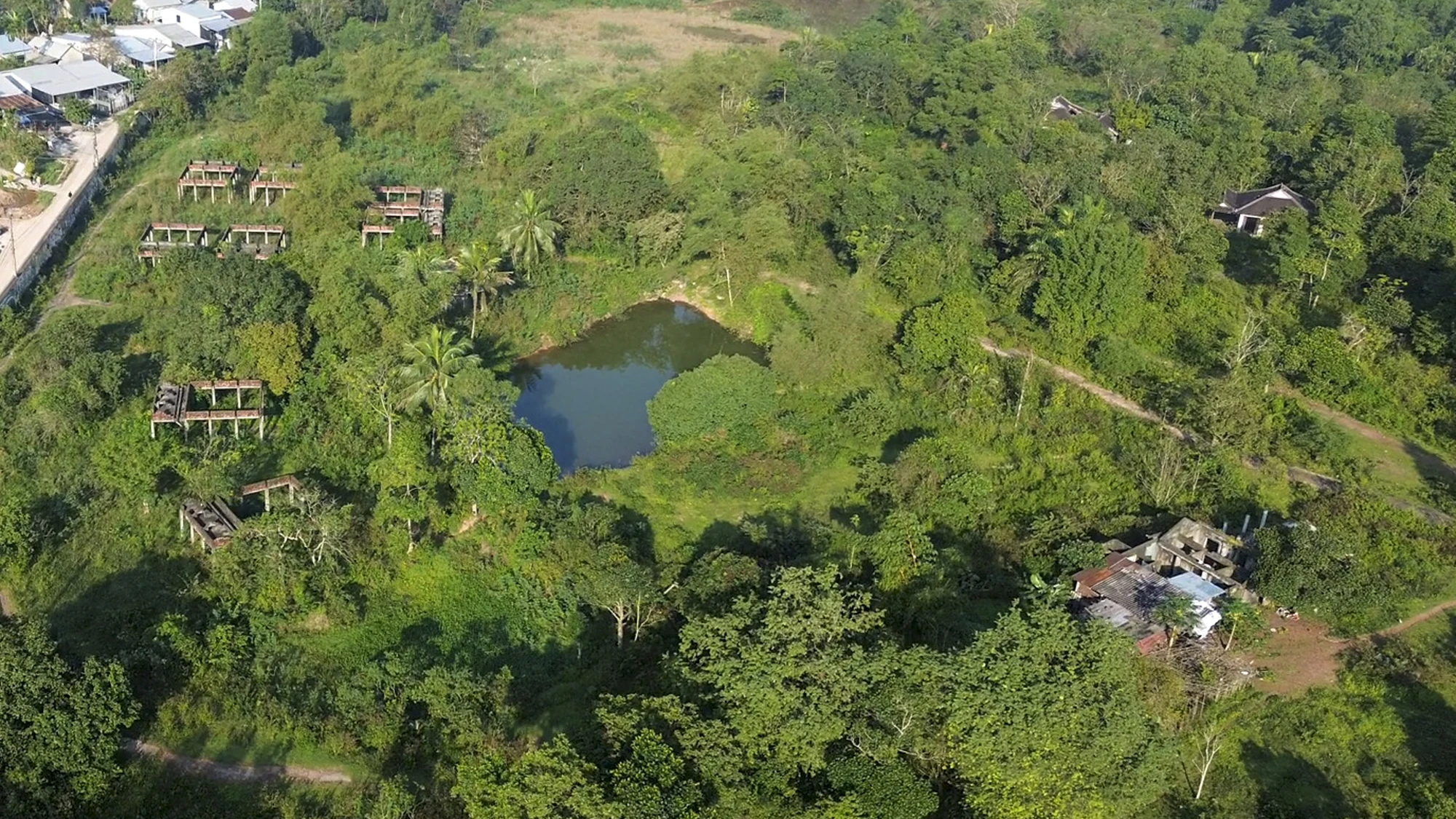 ben-trong-du-an-resort-dap-chieu-hon-chuc-nam-o-hue-truoc-ngay-tim-chu-moi-22.jpg