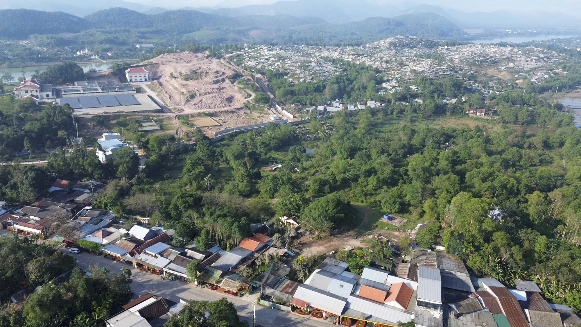 ben-trong-du-an-resort-dap-chieu-hon-chuc-nam-o-hue-truoc-ngay-tim-chu-moi-23.jpg