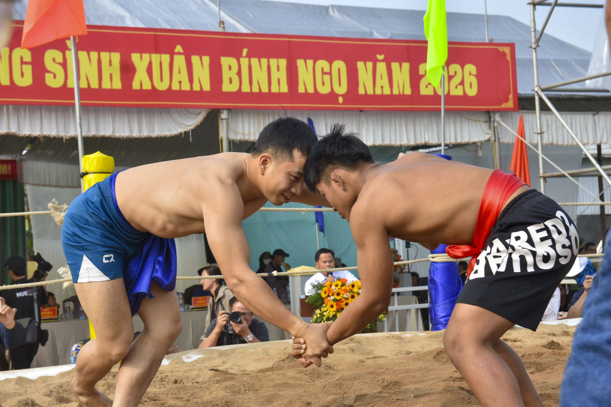 xem-cac-manh-ho-co-do-tranh-tai-nay-lua-ngay-dau-xuan-binh-ngo (10).jpg