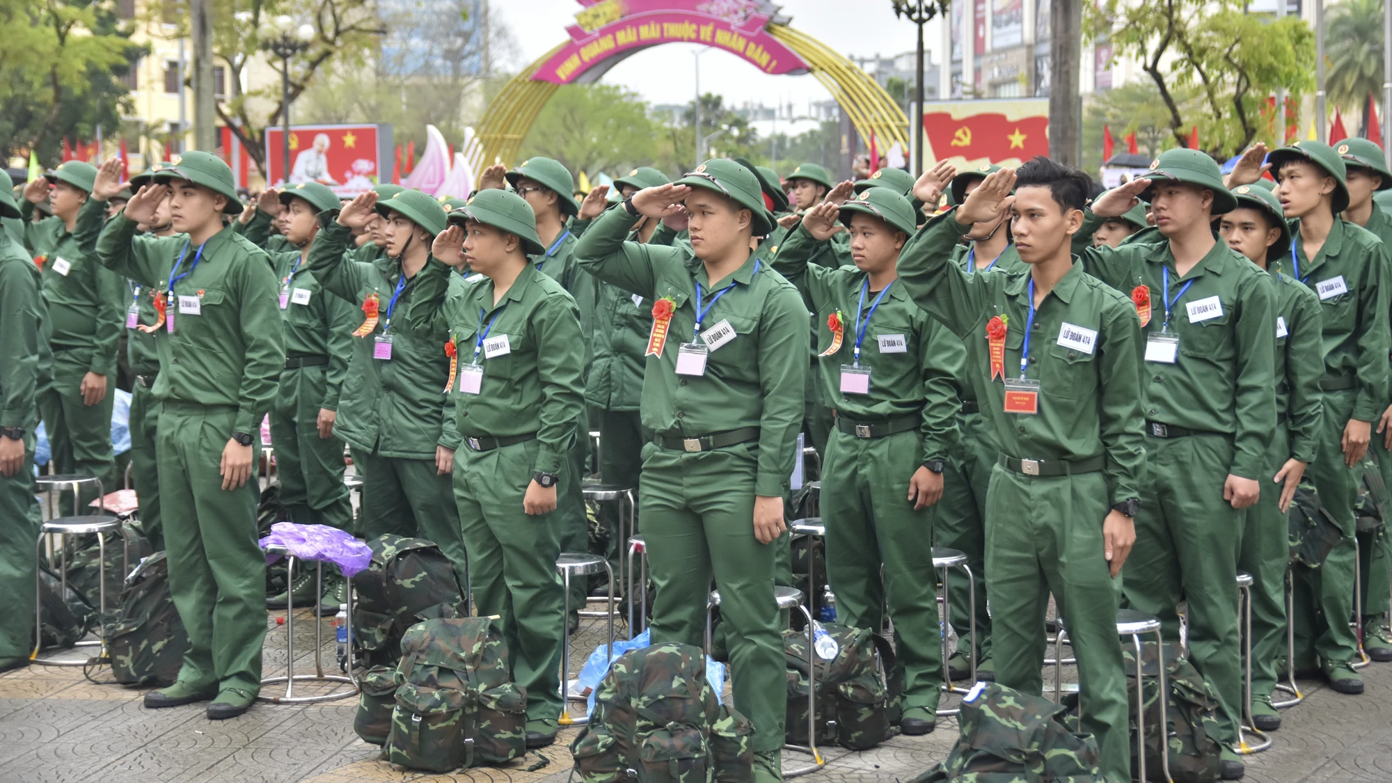 tp-hue-ron-rang-to-chuc-le-giao-nhan-quan-nam-2026 (4).jpg