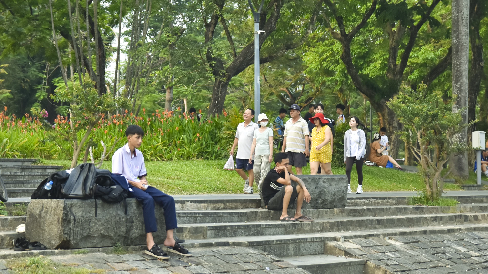 toa-do-giai-nhiet-ly-tuong-duoc-nguoi-hue-san-don-giua-ngay-he-ruc-lua7.jpg