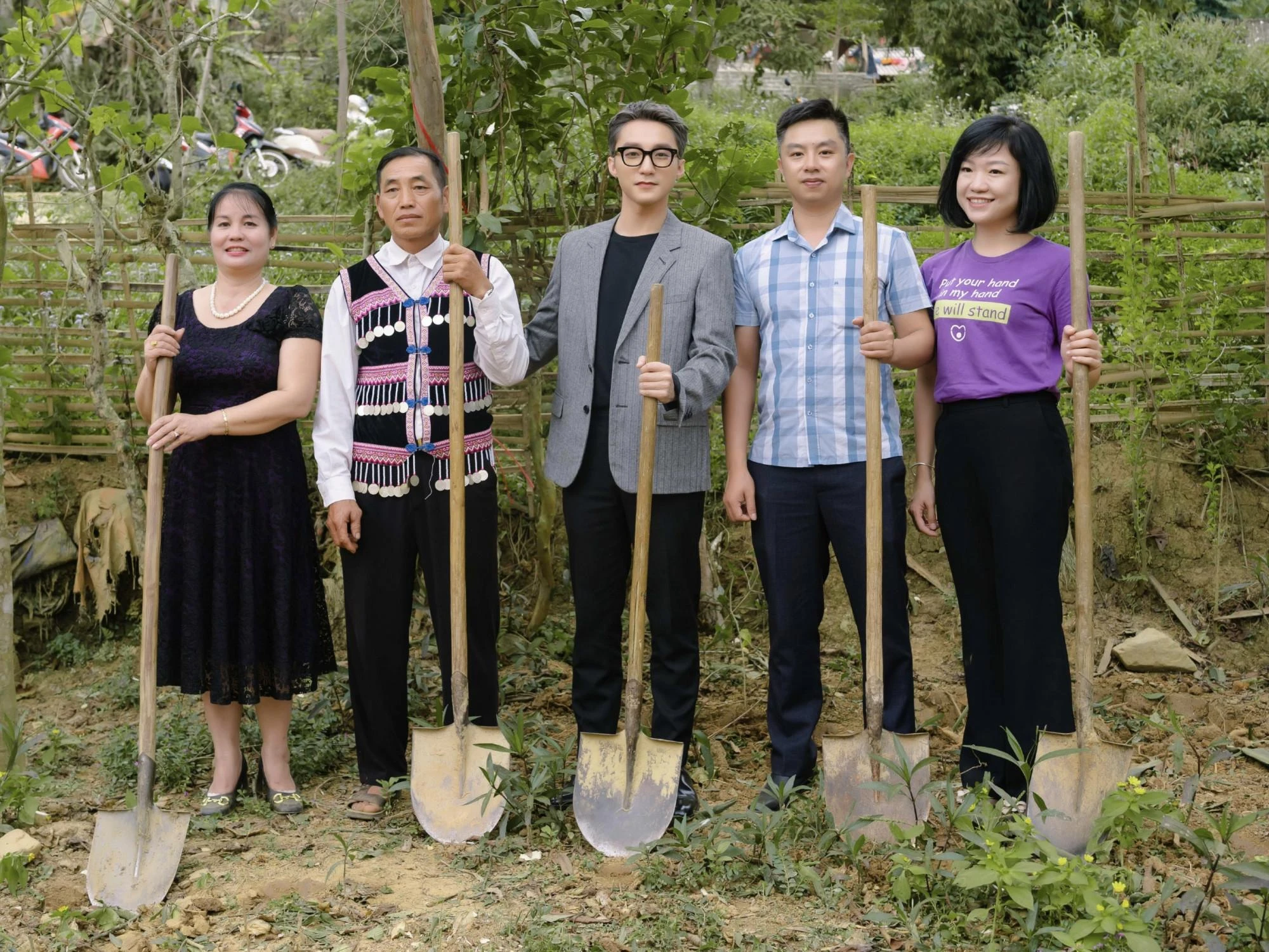 Sơn Tùng M-TP tại lễ khởi công xây dựng Trường mầm non Pú Súa. Ảnh: NSCC. Sơn Tùng M-TP tại lễ khởi công xây dựng Trường mầm non Pú Súa. Ảnh: NSCC.