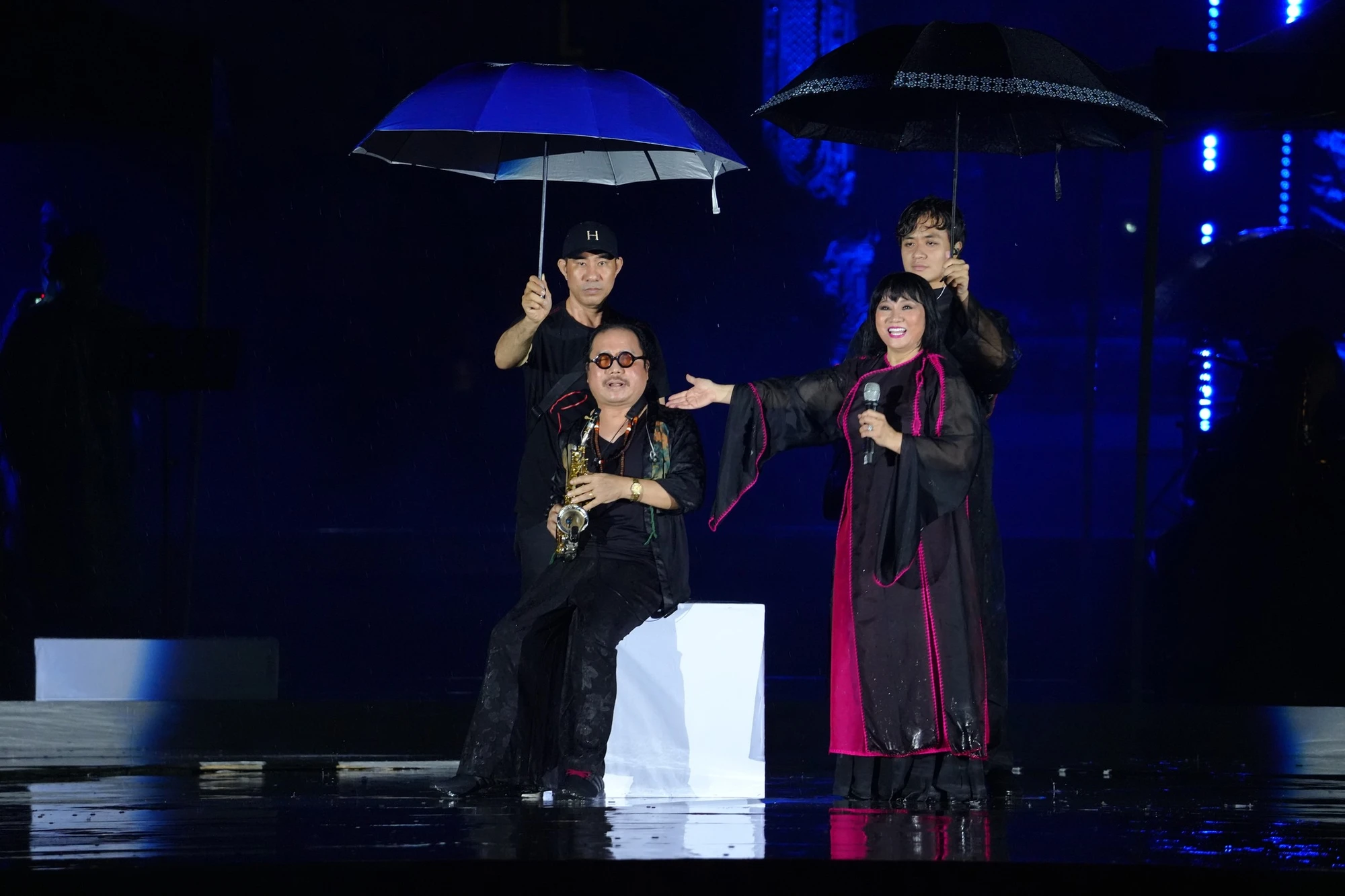 trinh-song-son13.jpg