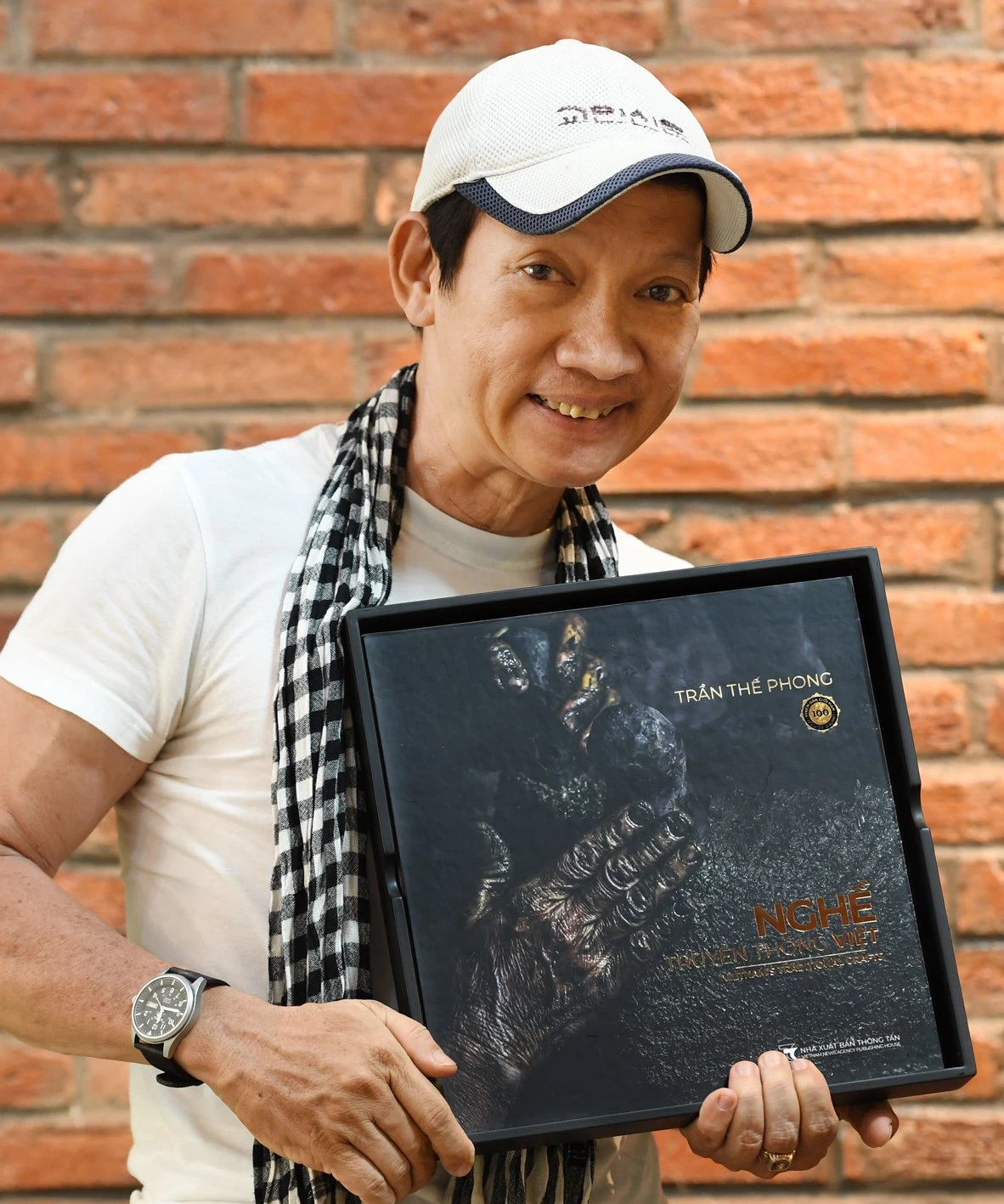 Nhiếp ảnh gia Trần Thế Phong