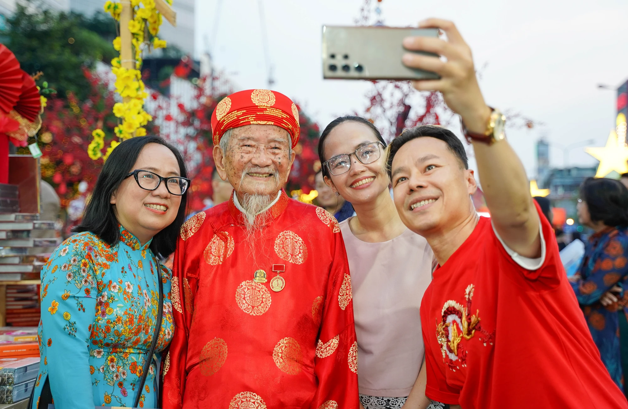 nha-nghien-cuu-nguyen-dinh-tu2.jpg