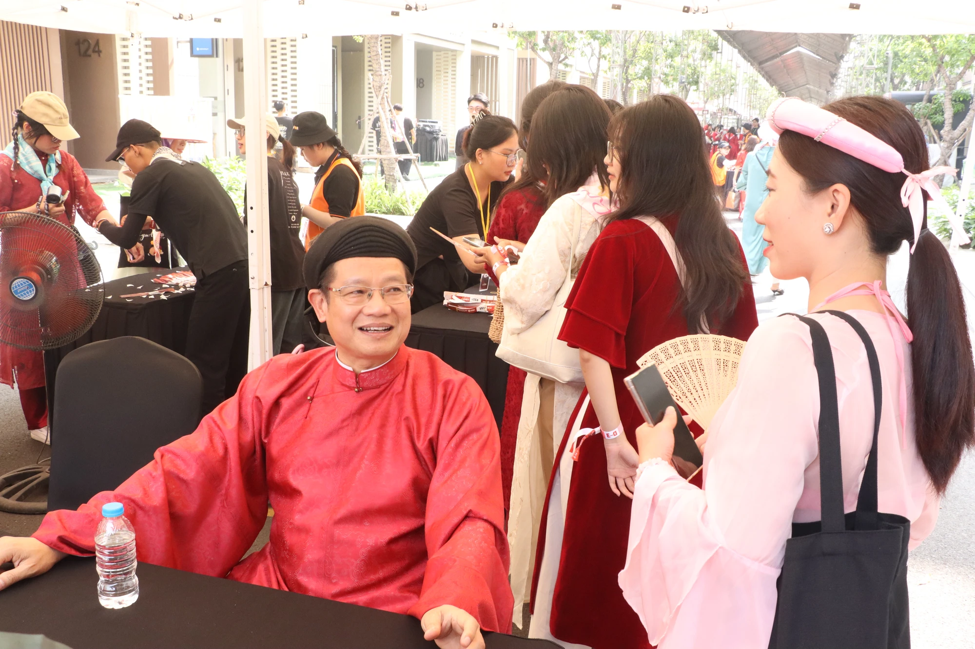 anh-trai-vuot-ngan-chon-gai10.JPG
