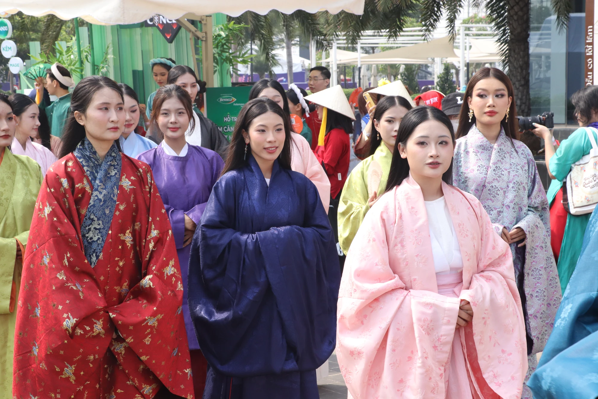 anh-trai-vuot-ngan-chon-gai12.JPG