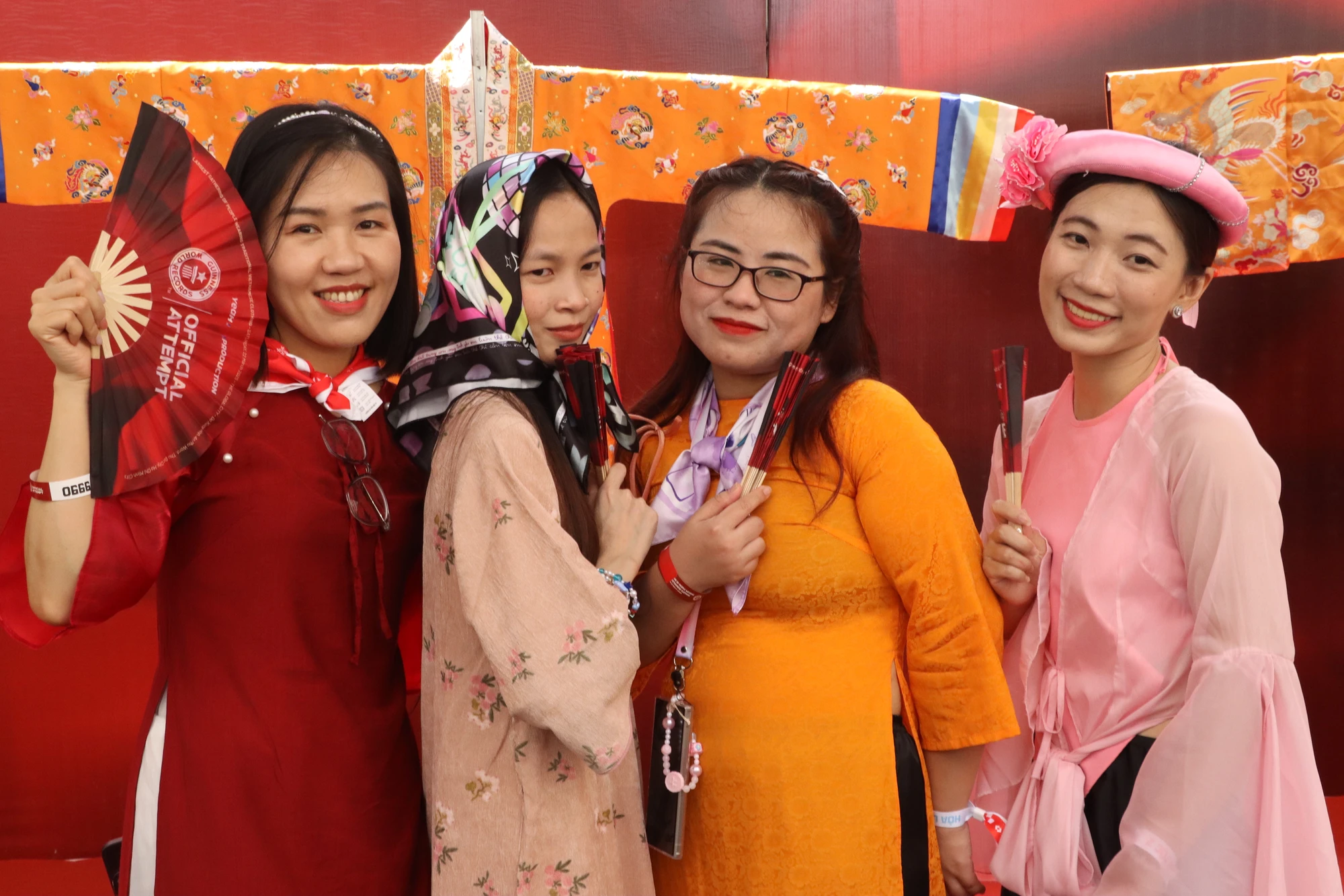 anh-trai-vuot-ngan-chon-gai14.JPG