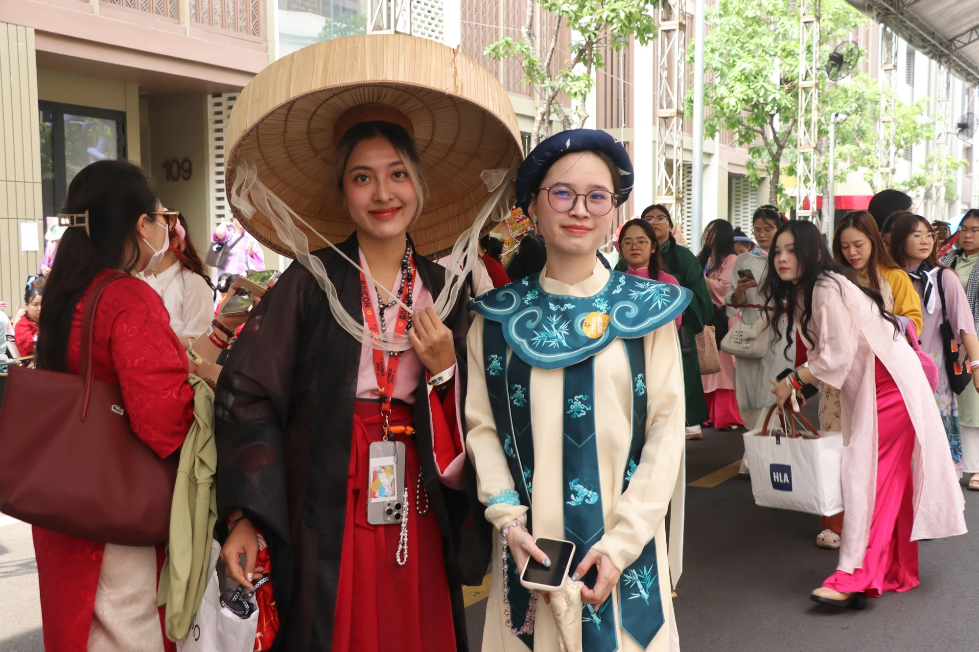 anh-trai-vuot-ngan-chon-gai19.JPG