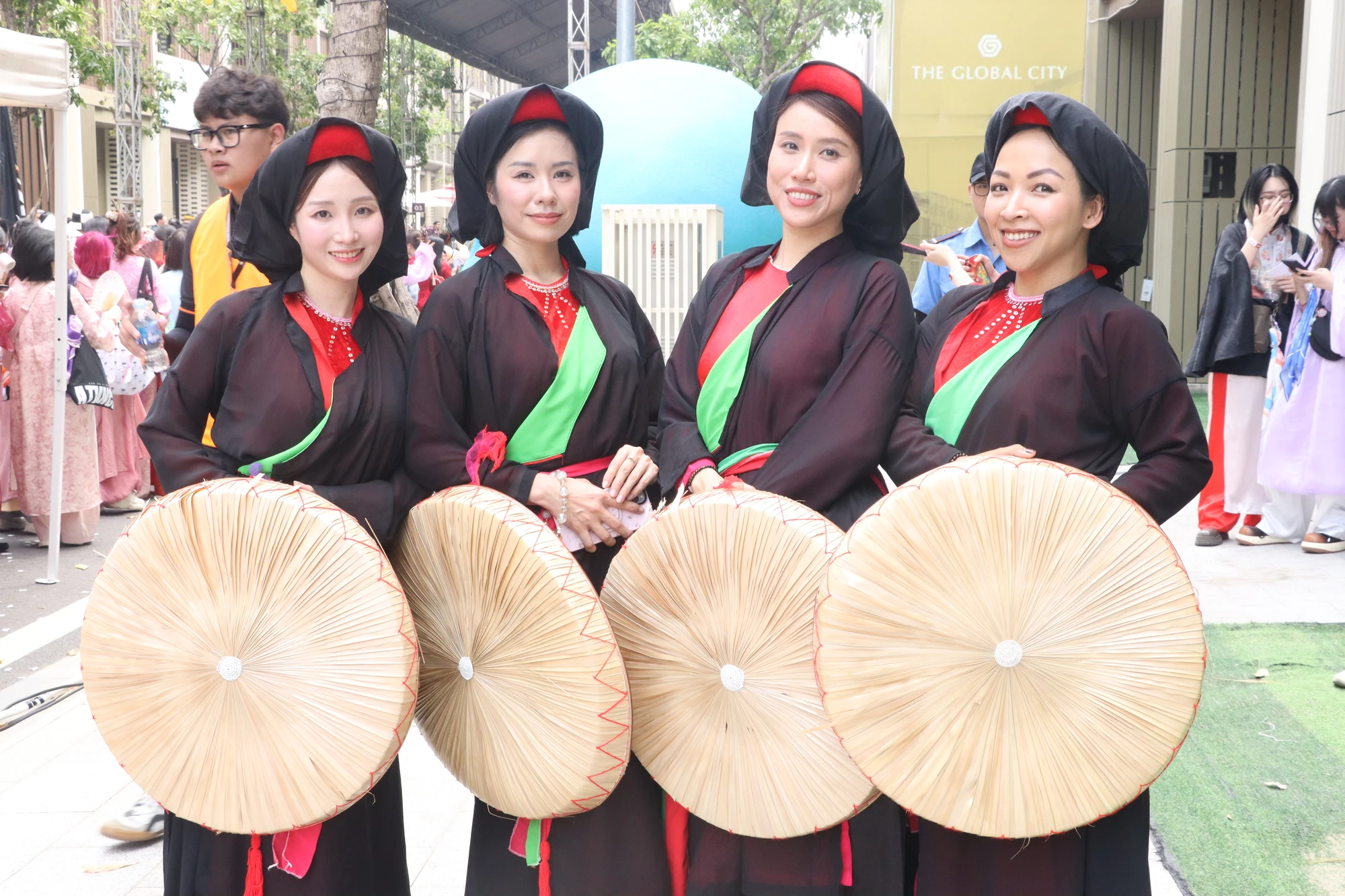 anh-trai-vuot-ngan-chon-gai28.JPG