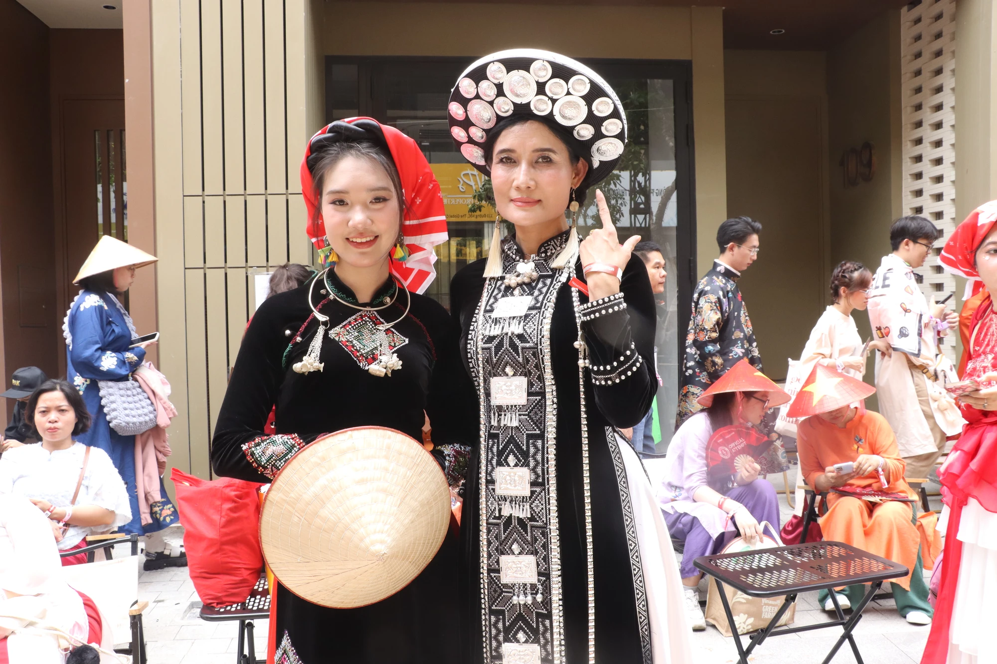 anh-trai-vuot-ngan-chon-gai31.JPG