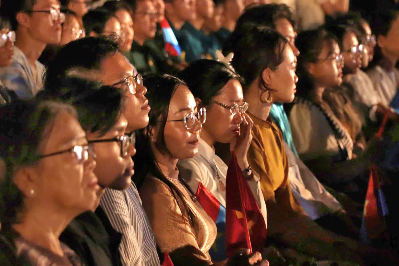 ban-truong-ca-hoa-binh2.JPG