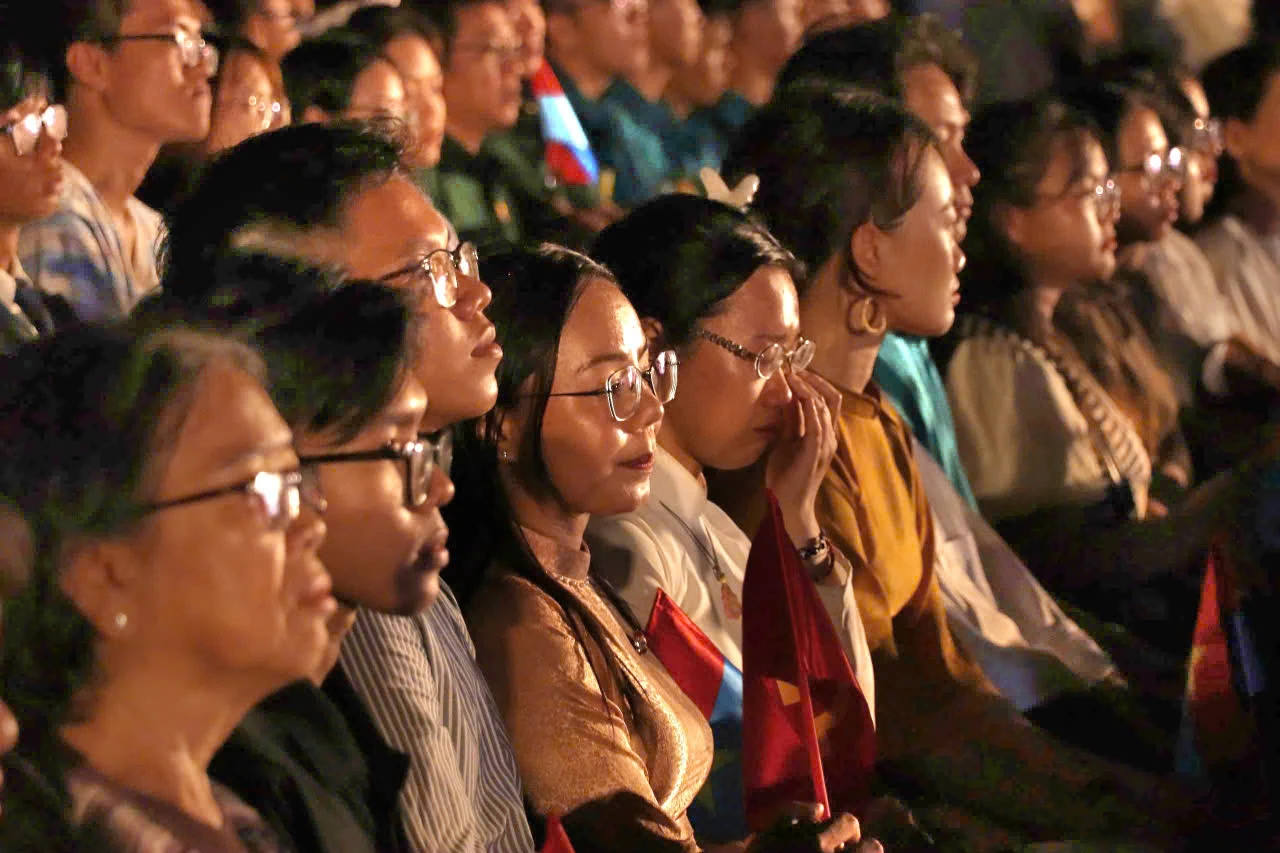 ban-truong-ca-hoa-binh3.JPG