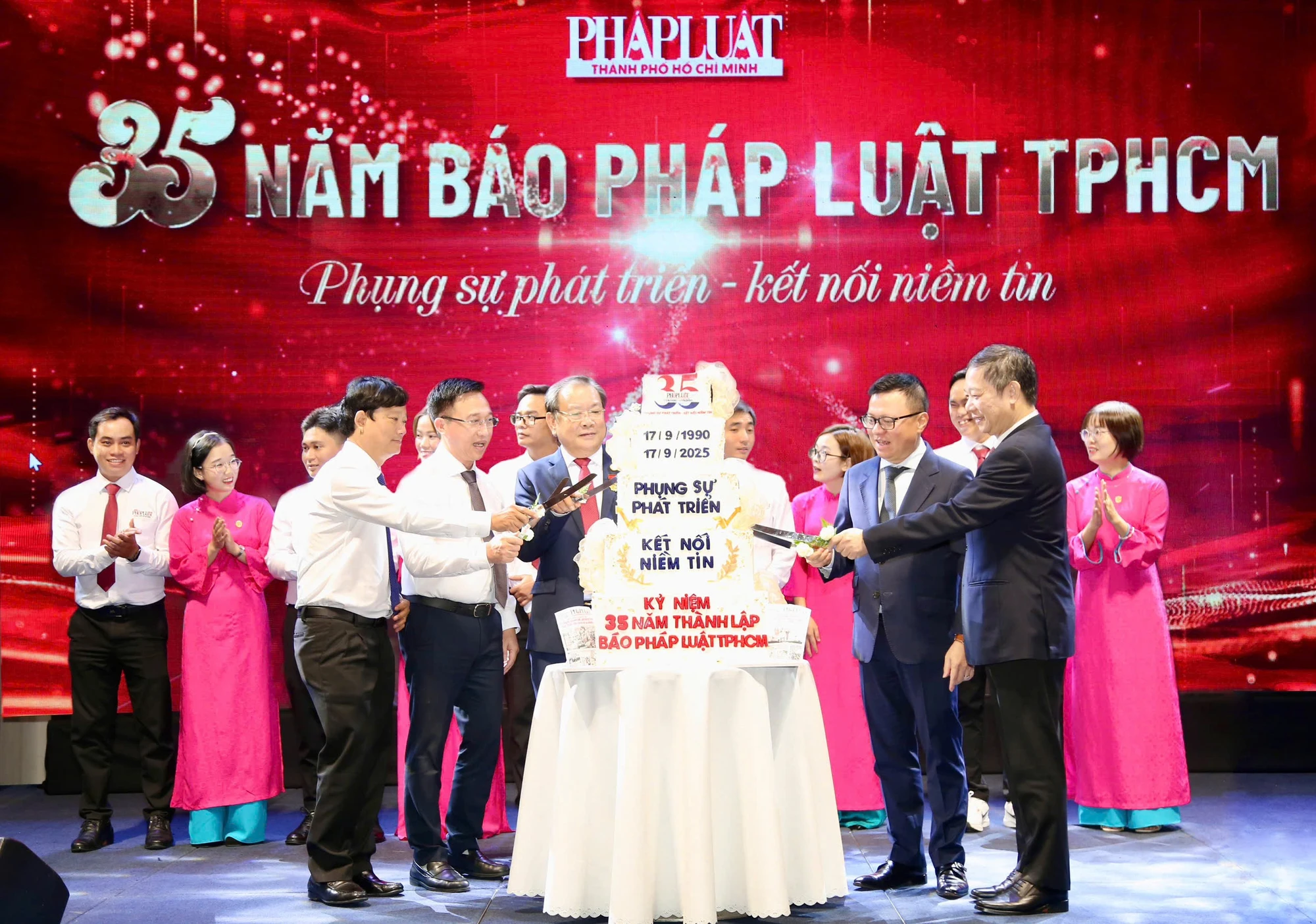 Toàn cảnh Lễ kỷ niệm 35 năm thành lập báo Pháp Luật TP.HCM