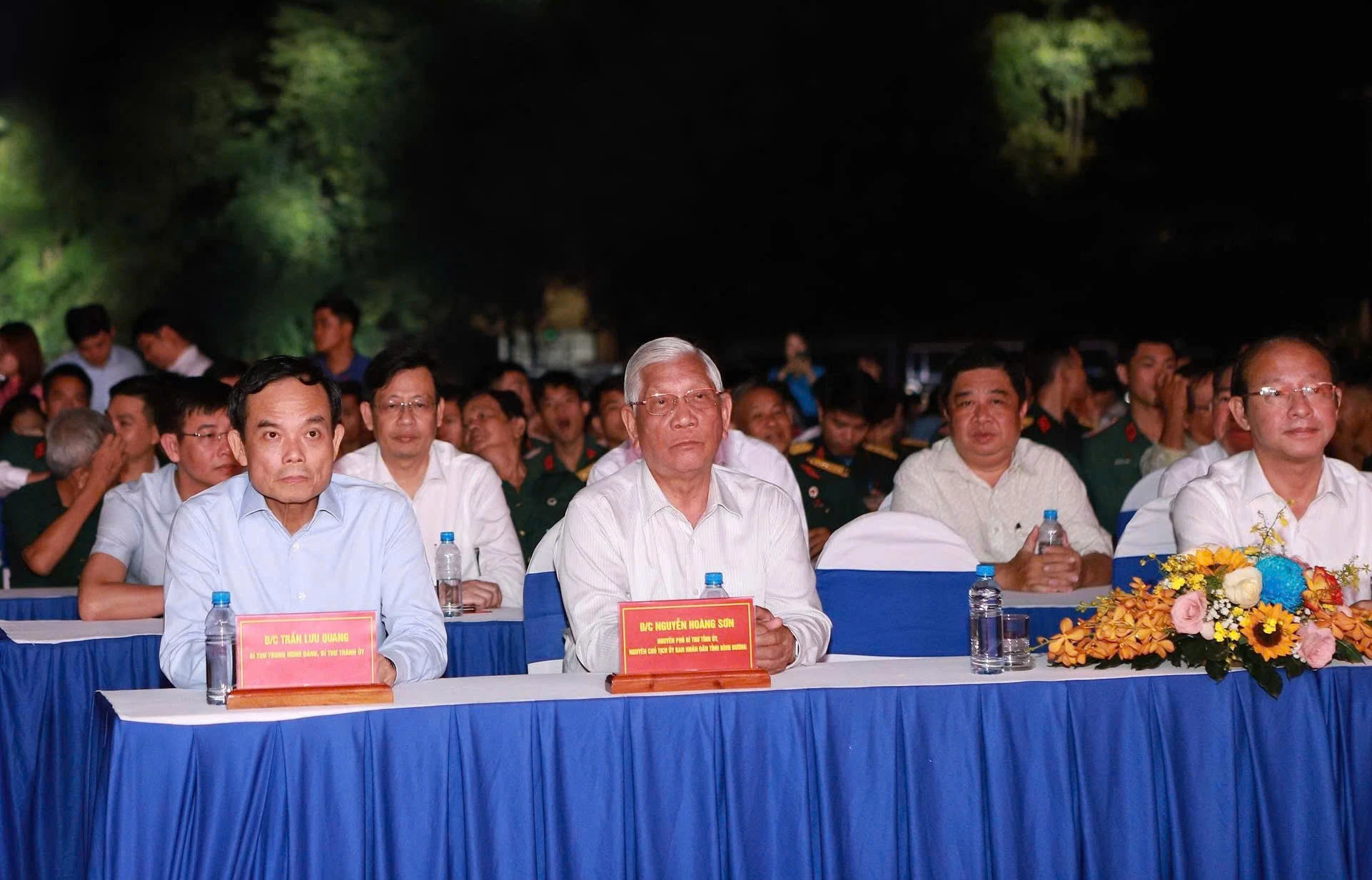 duoi-anh-sang-quang-vinh.jpg