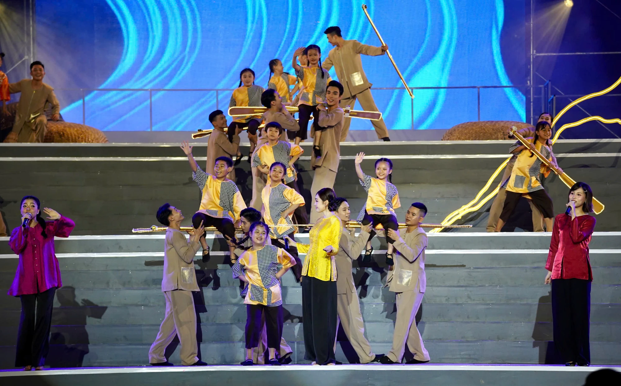 duoi-anh-sang-quang-vinh14.jpg