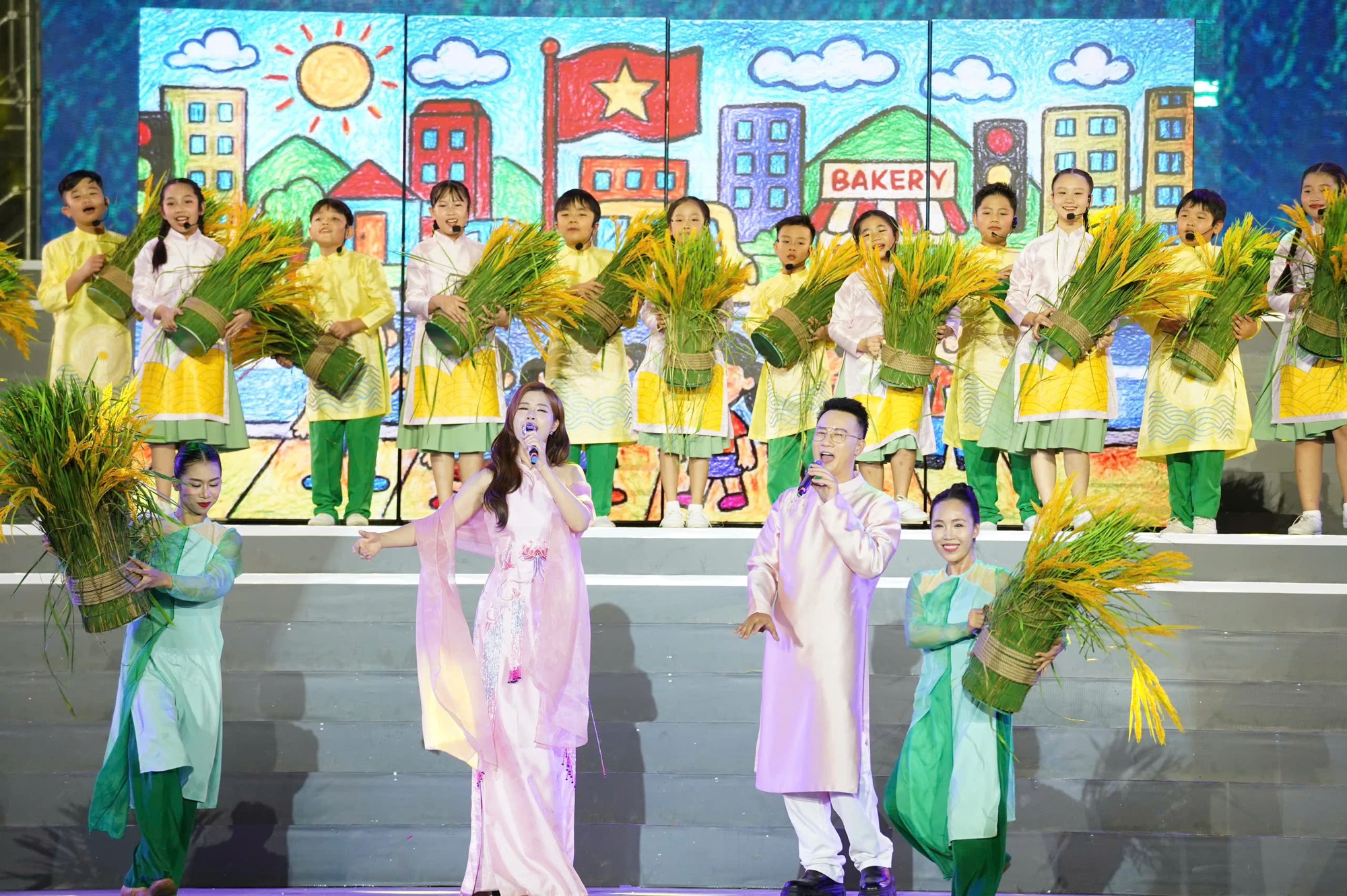 duoi-anh-sang-quang-vinh15.jpg
