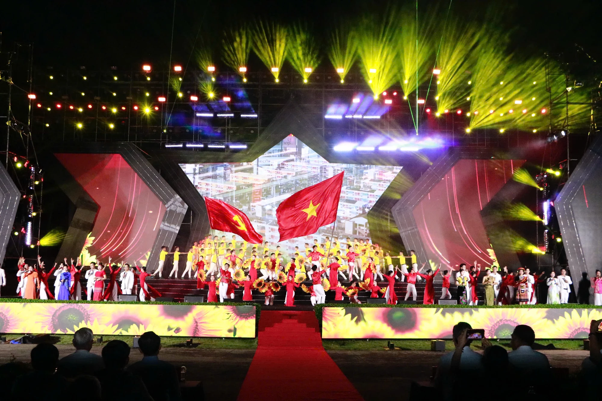 duoi-anh-sang-quang-vinh22.jpg