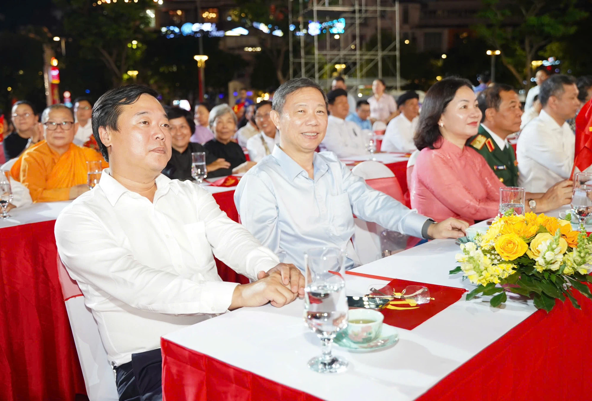duoi-anh-sang-quang-vinh6.jpg