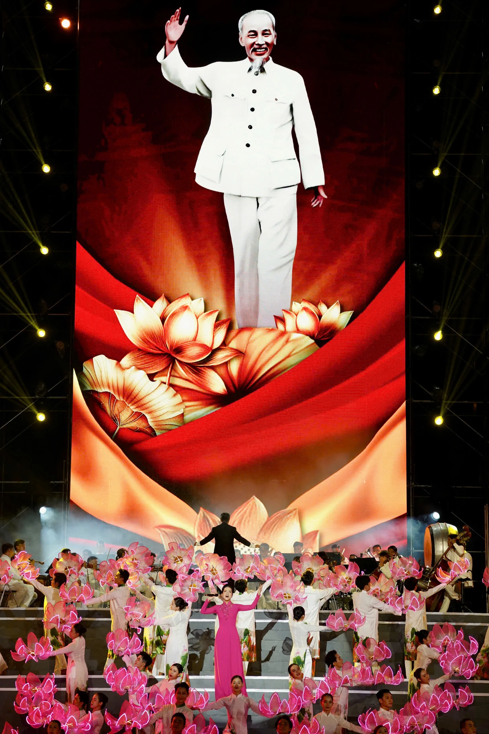 duoi-anh-sang-quang-vinh9.jpg