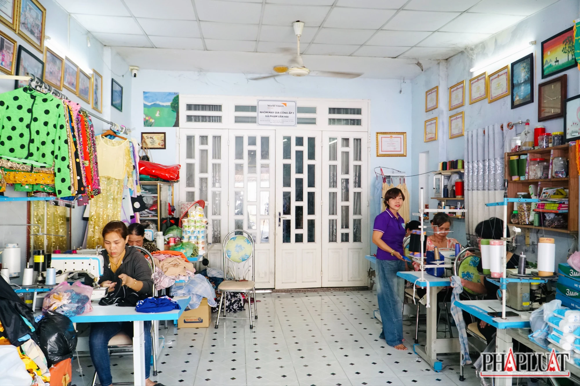 1-tiem-may-nghia-tinh.jpg