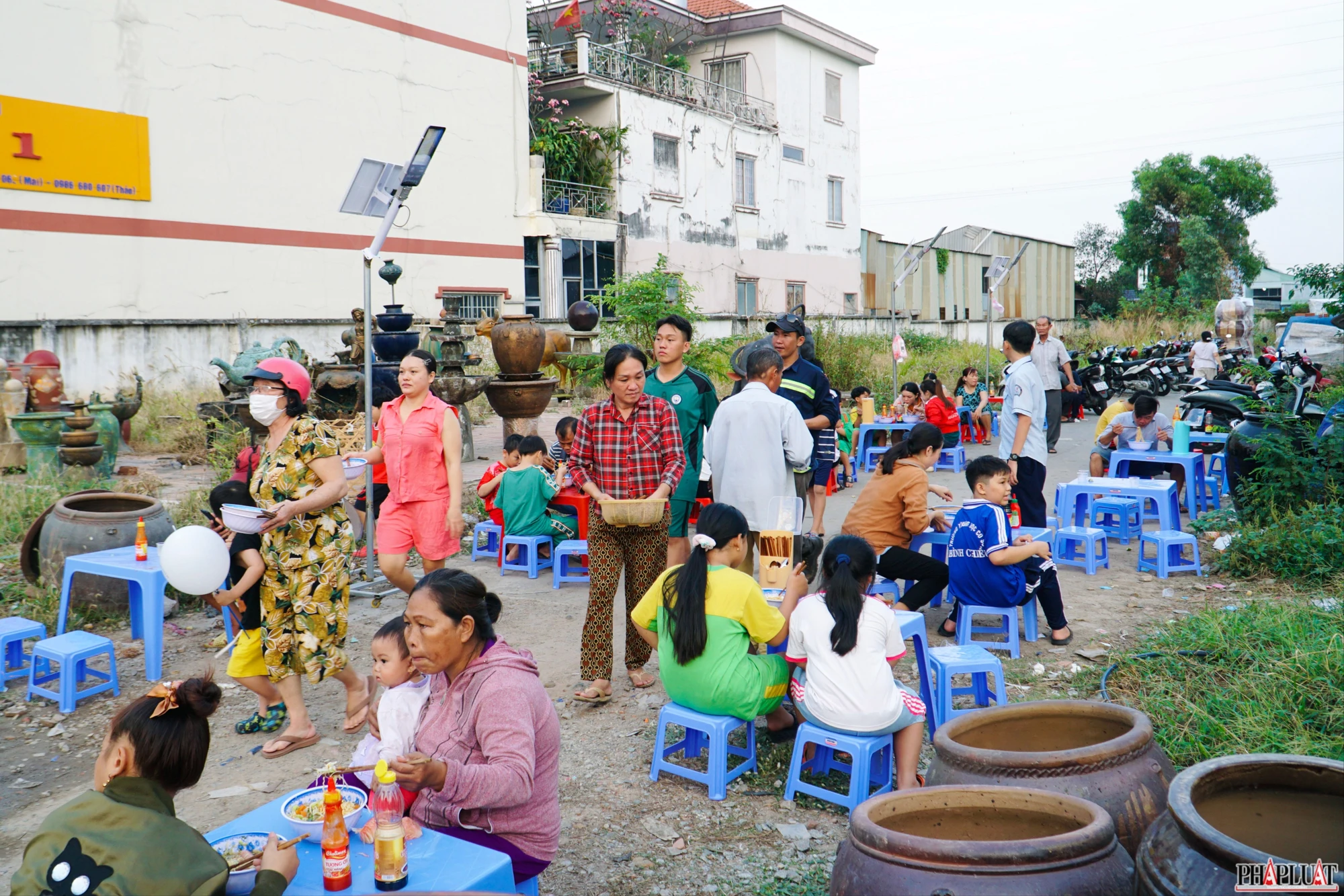 tiệm mì gói