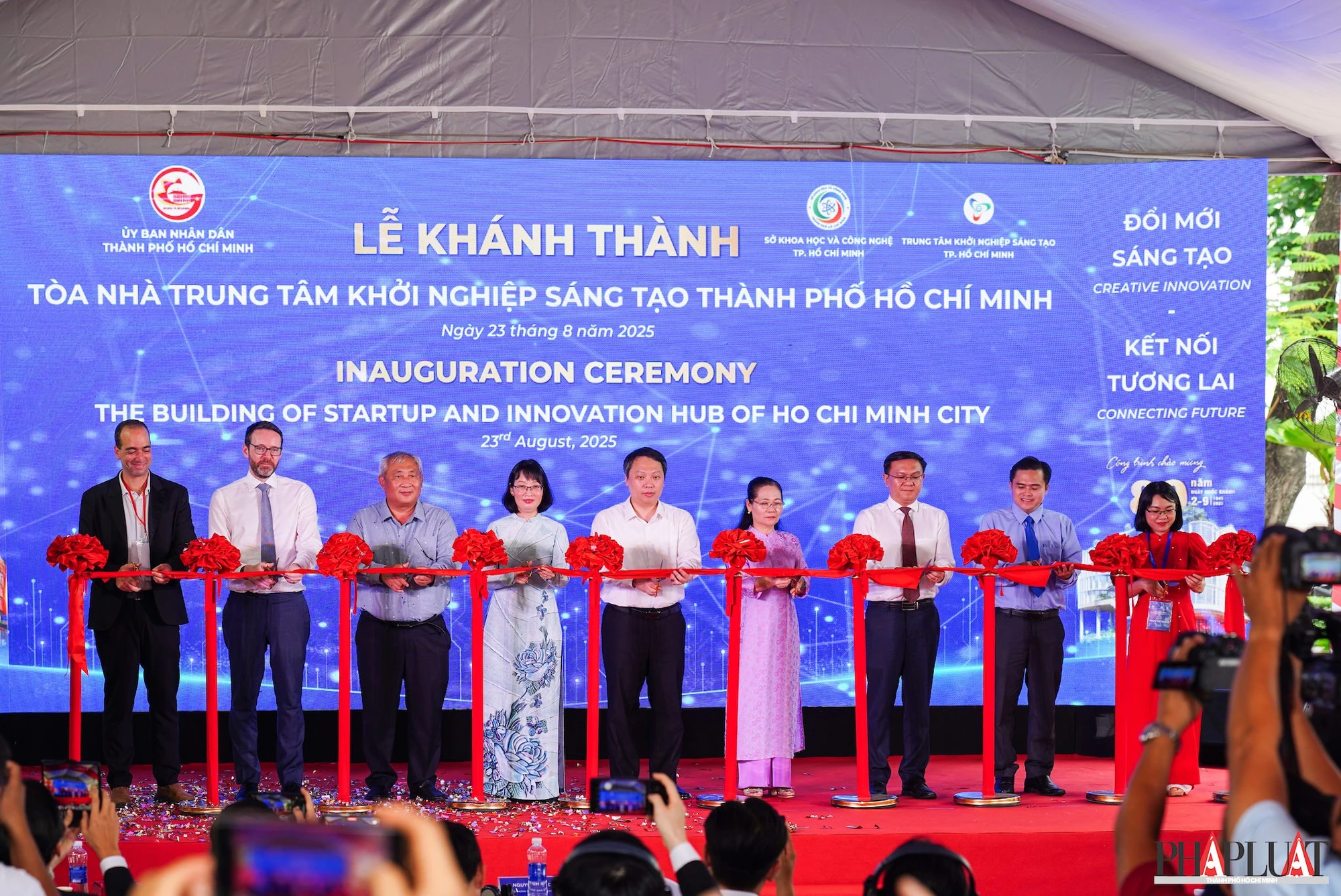 Khanh-thanh-trung-tam-khoi-nghiep-sang-tao-tphcm.jpg