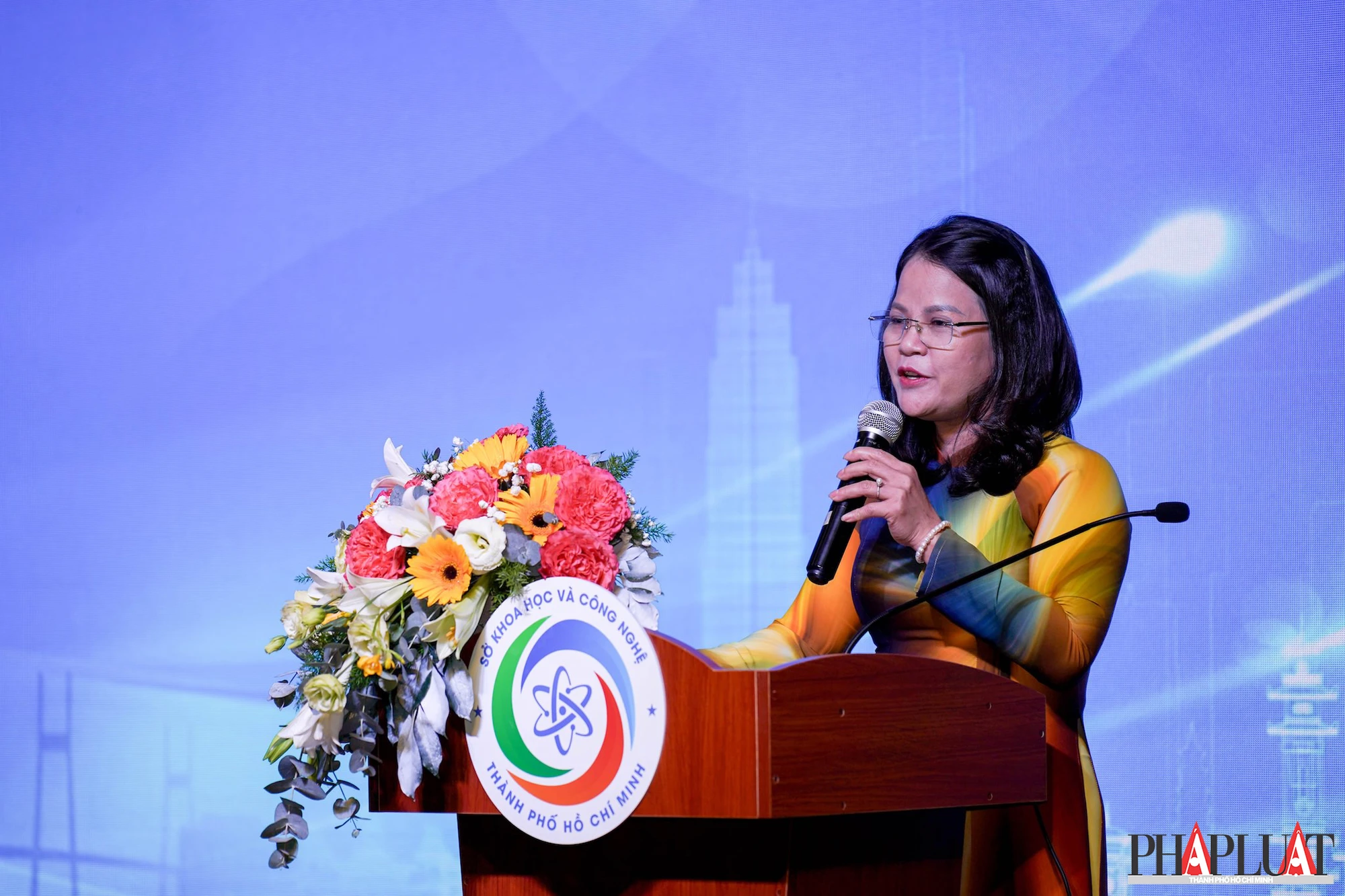 ba-nguyen-hoang-bao-tran-pho-gd-so-khcn-tphcm-1.jpg