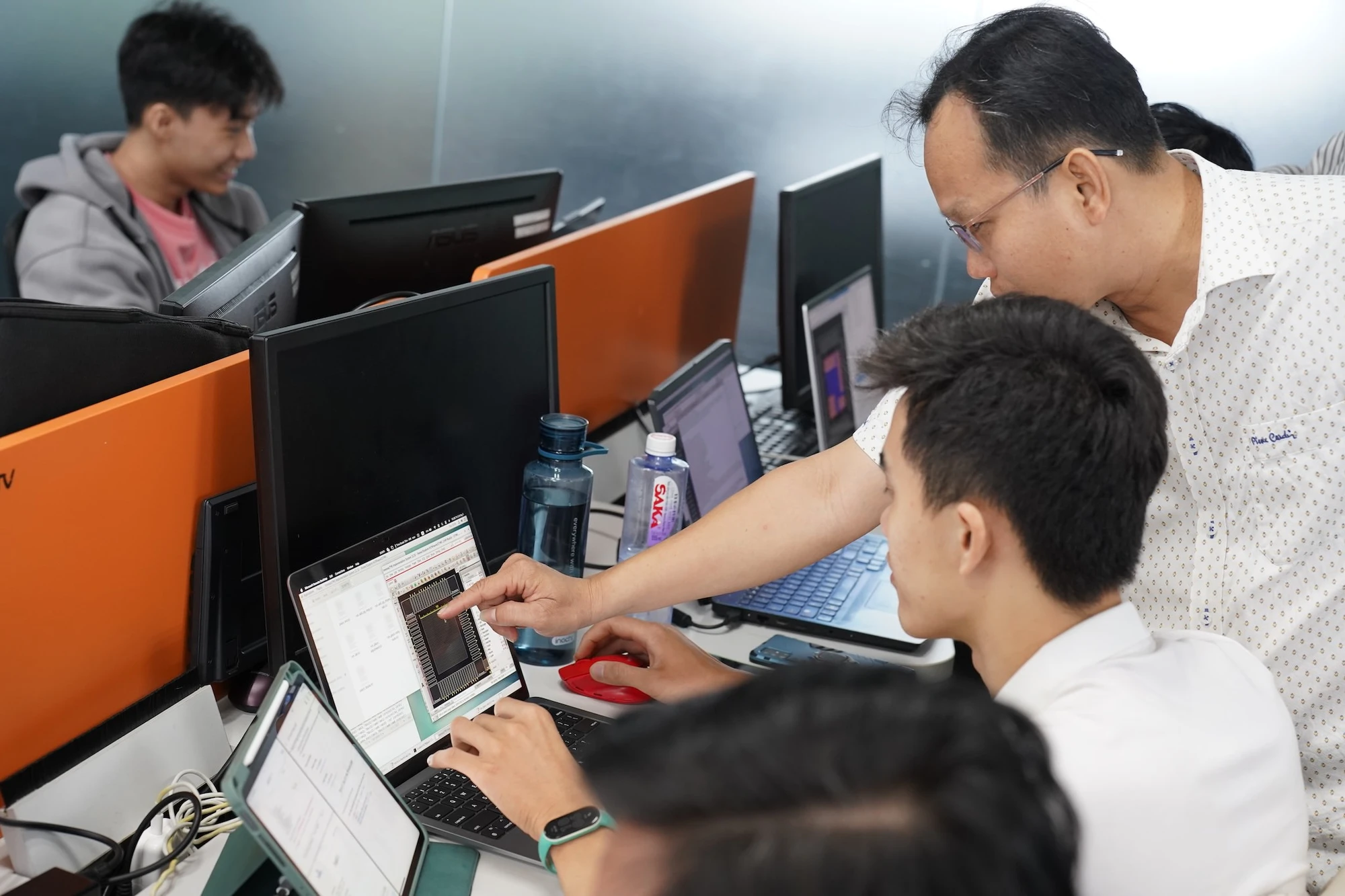đào tạo vi mạch bán dẫn tại ĐH CNTT TPHCM.jpg