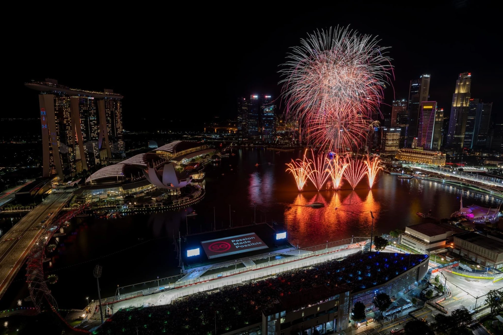 Đường đua F1 Singapore ngập tràn không khí lễ hội. Ảnh: PHẠM HUY Đường đua F1 Singapore ngập tràn không khí lễ hội. Ảnh: PHẠM HUY