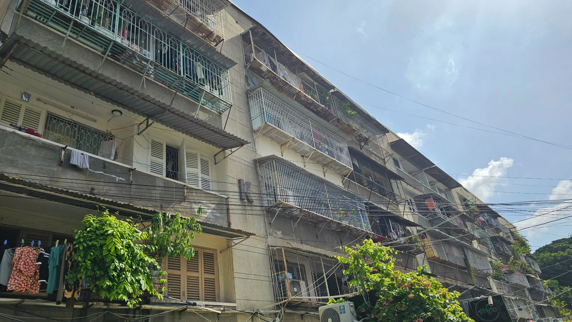 tp-hcm-thao-do-khung-sat-chuong-cop-mo-loi-thoat-hiem-thu-hai (19).jpg