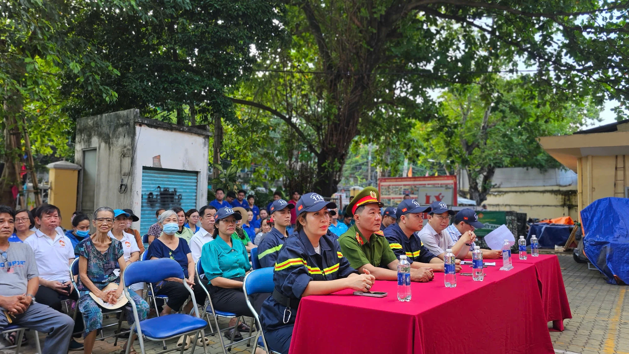 tp-hcm-thao-do-khung-sat-chuong-cop-mo-loi-thoat-hiem-thu-hai (2).jpg