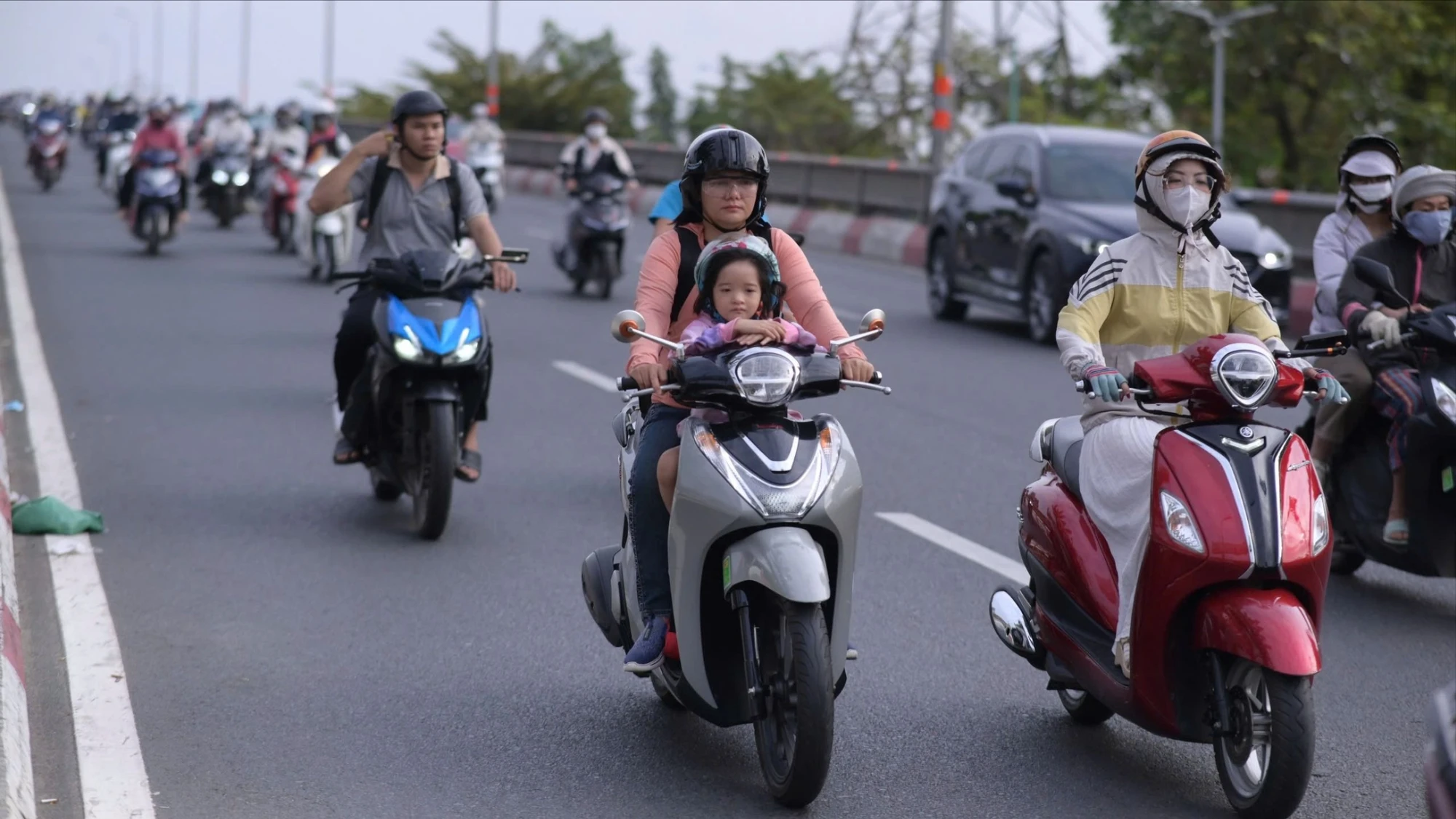 TP.HCM: Sau Tết giao thông nhộn nhịp trở lại