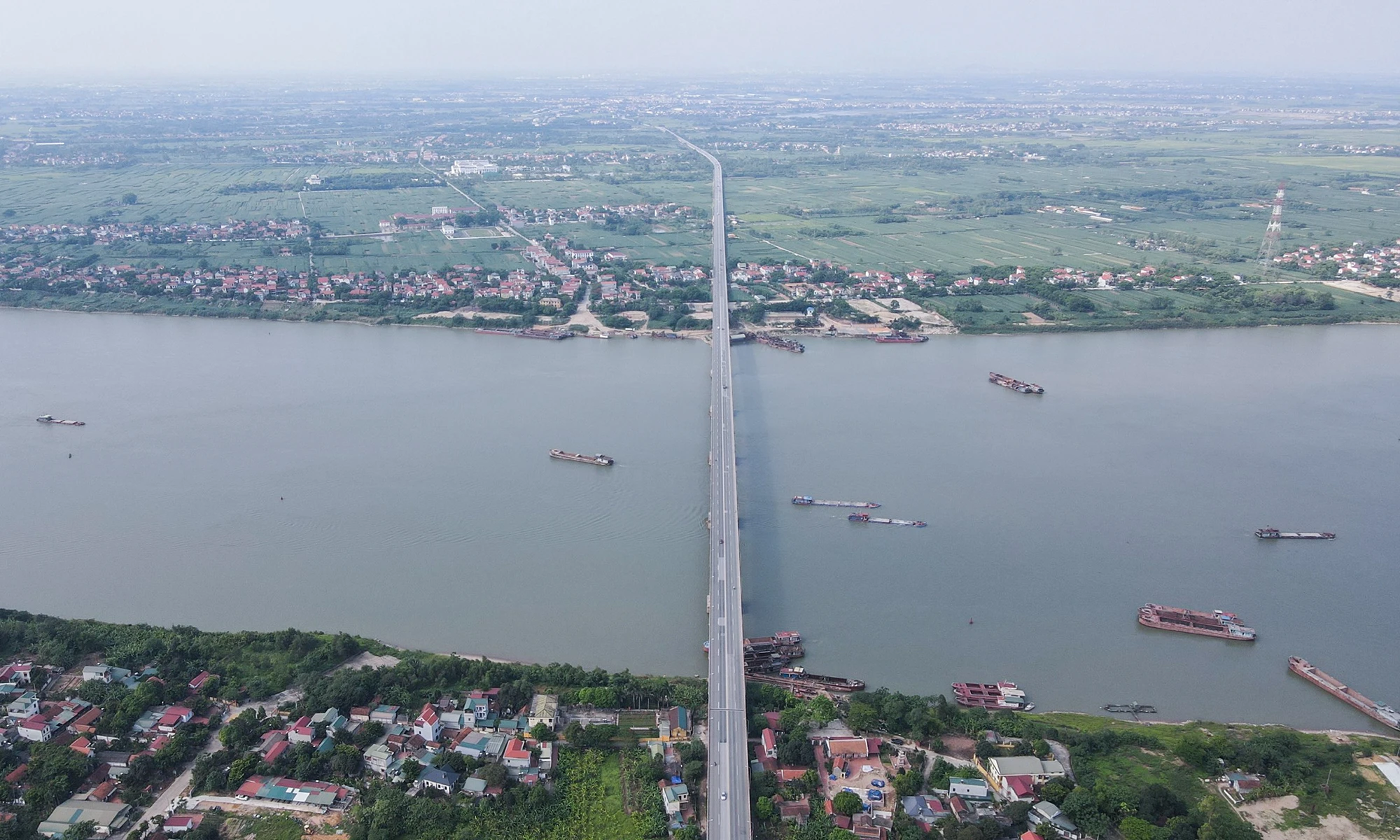 Điểm đầu giao với quốc lộ 32 tại tuyến tránh thị xã Sơn Tây, điểm cuối nối với quốc lộ 2C thuộc địa bàn xã Vĩnh Thịnh, huyện Vĩnh Tường (Vĩnh Phúc). Đây là điểm giao giữa các tuyến cao tốc Nội Bài - Lào Cai, đường Hồ Chí Minh để tạo thành một hệ thống giao thông hoàn chỉnh, kết nối trung tâm thủ đô với các tỉnh phía Tây Bắc.