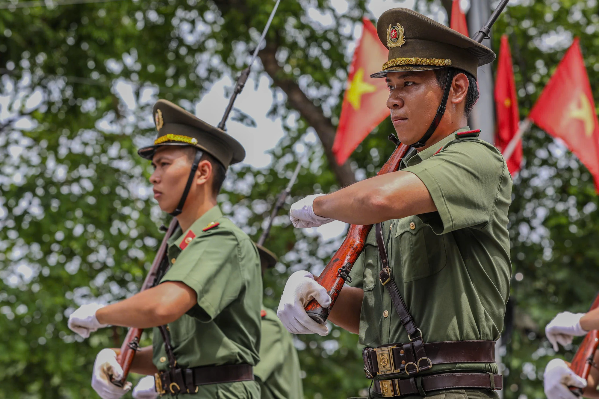 canh-sat-dac-nhiem (25).jpg