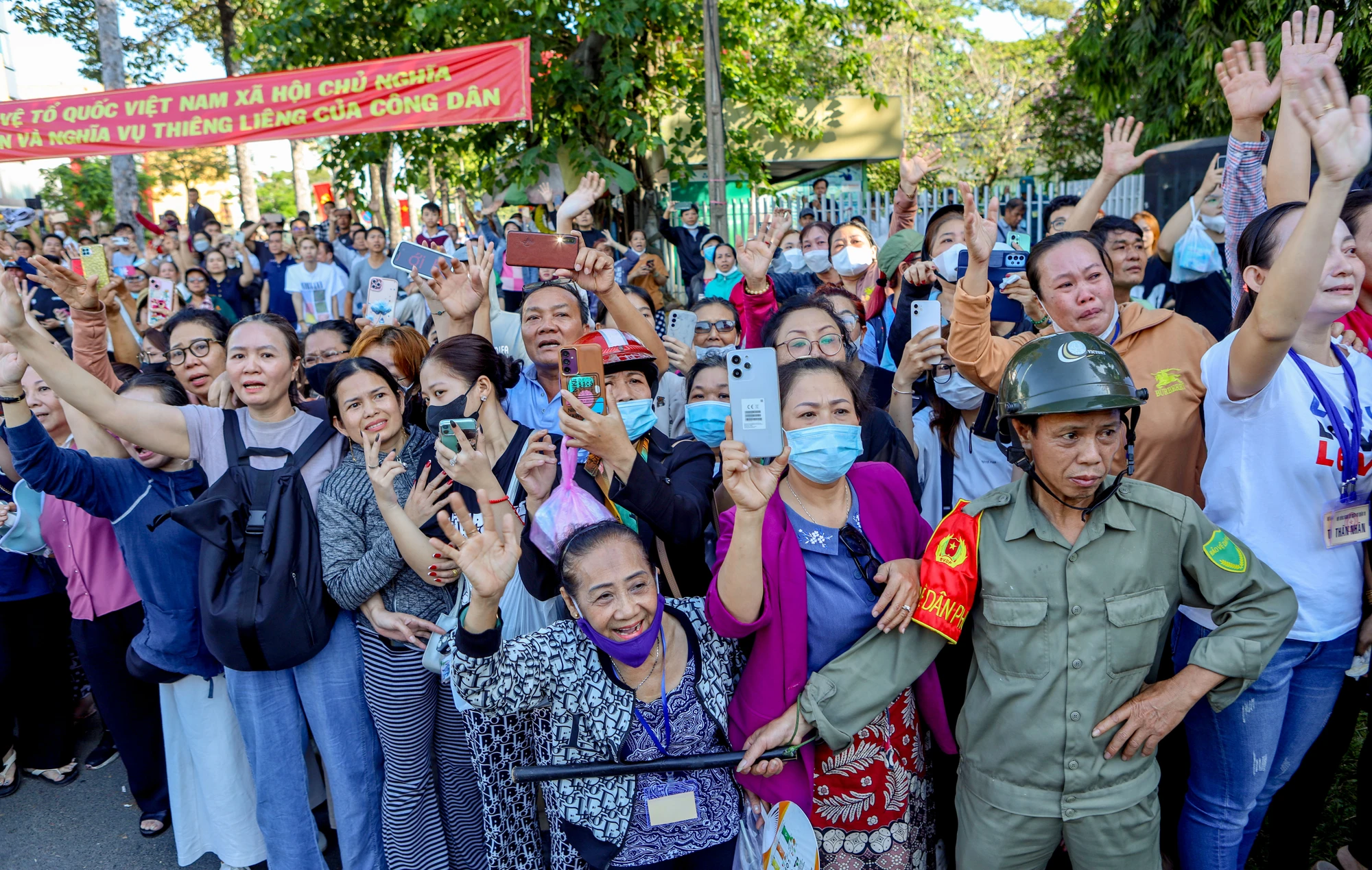 Khoảnh khắc tân binh rạng rỡ lên đường nhập ngũ