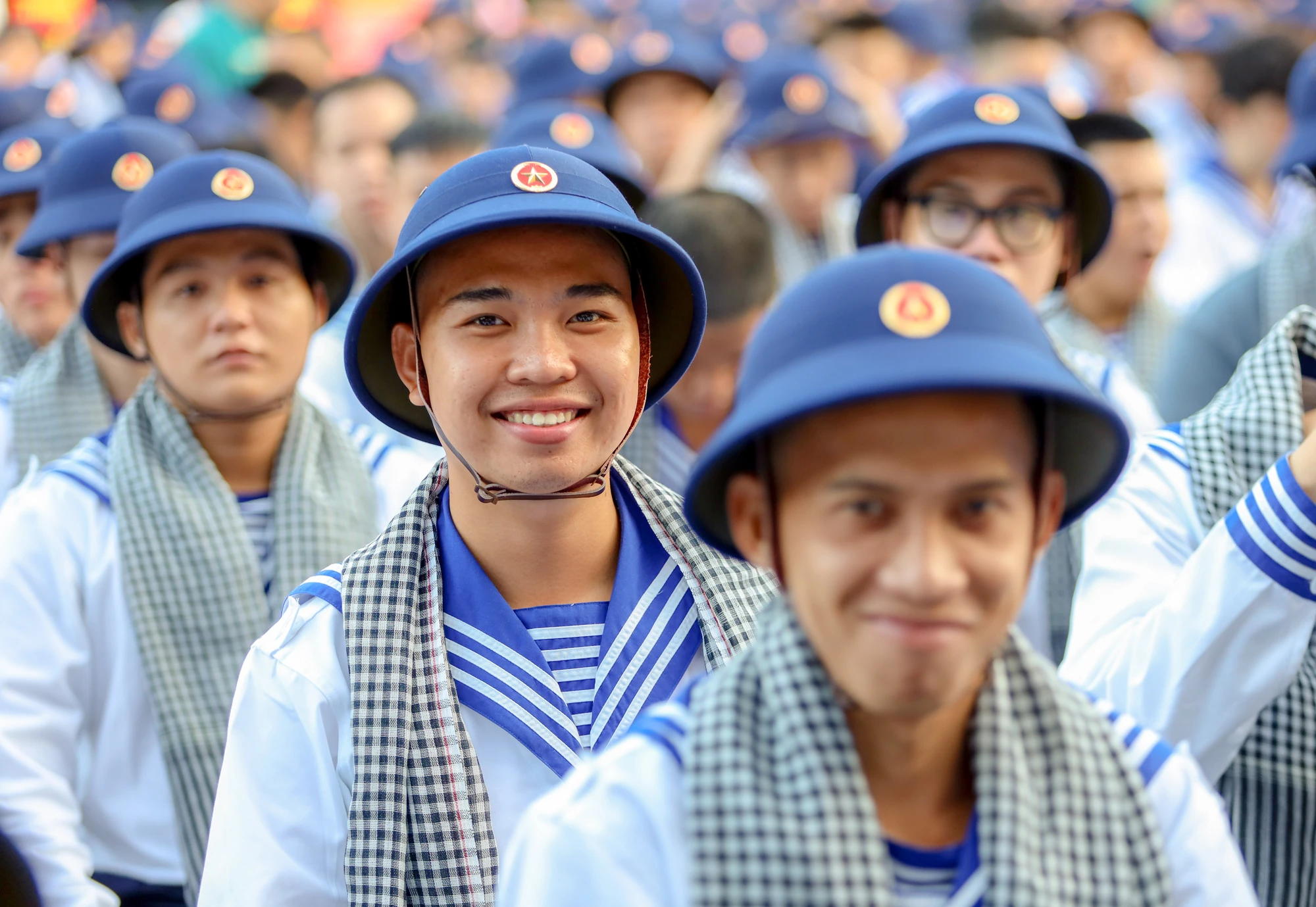 Khoảnh khắc tân binh rạng rỡ lên đường nhập ngũ