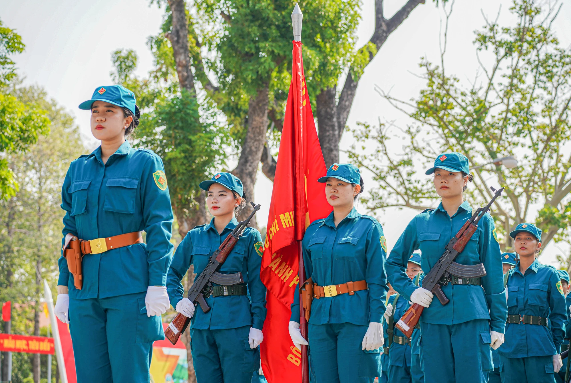 Hơn 100 nữ dân quân TP.HCM huấn luyện trước ngày kỷ niệm quan trọng của đất nước