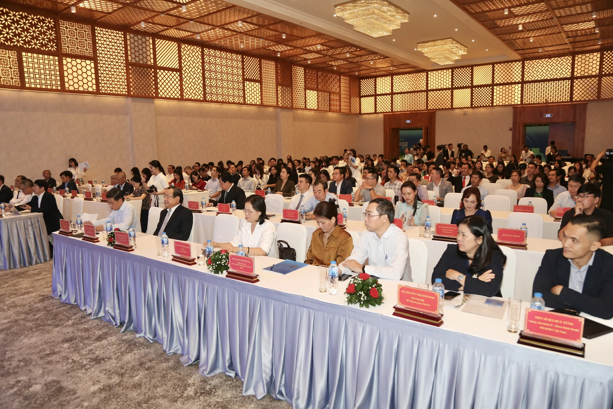 Toàn cảnh Diễn đàn 'TP.HCM - Gỡ vướng cho kinh tế xanh'