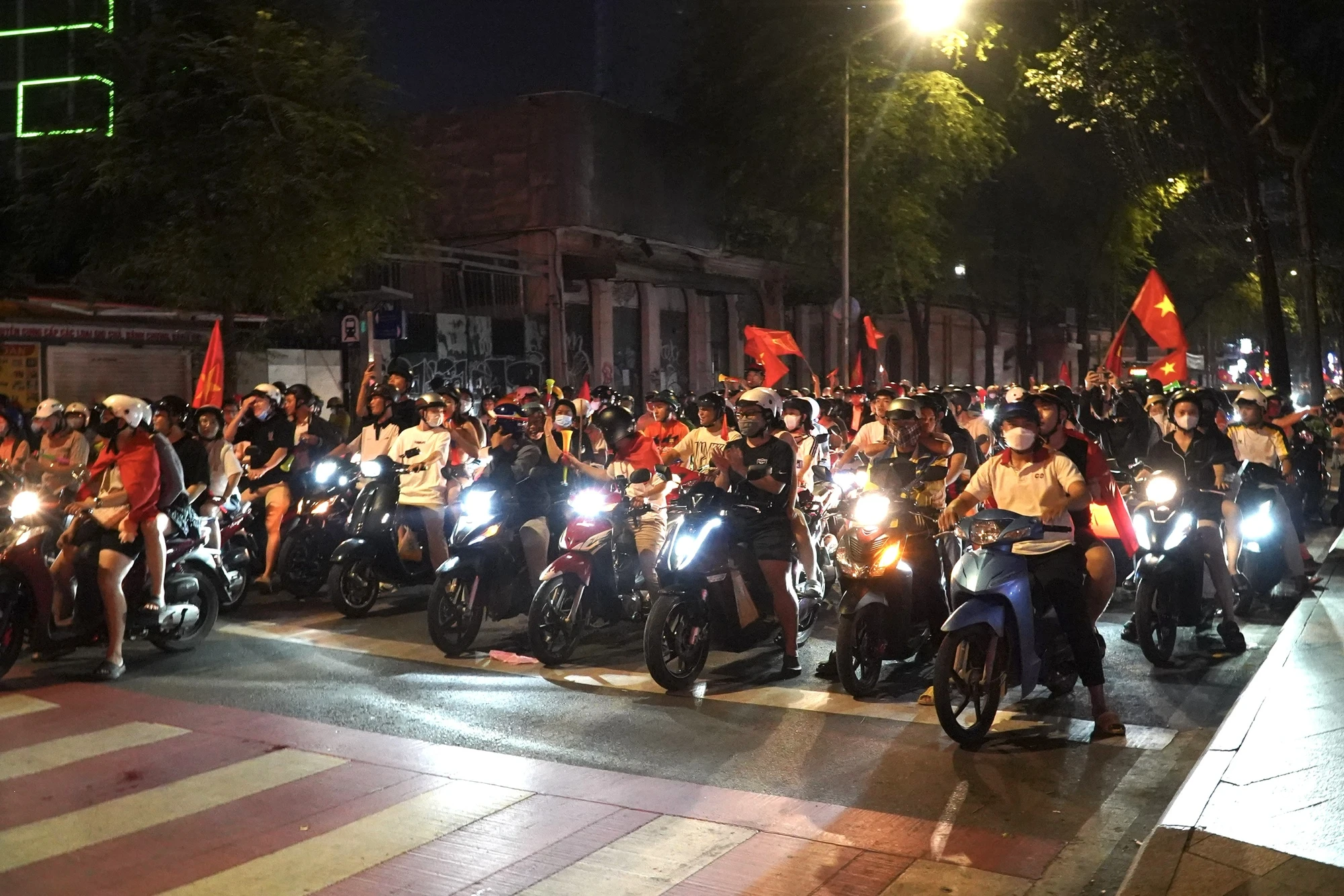 Tuyen-Viet-Nam-TPHCM (16).jpg