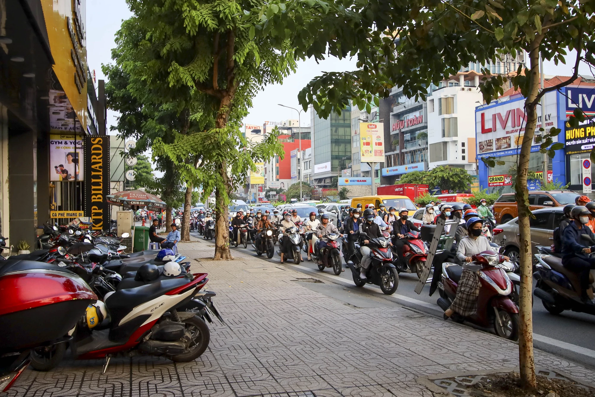 TP.HCM: Vỉa hè thông thoáng hơn nhờ mức phạt vi phạm tăng gấp 10 lần
