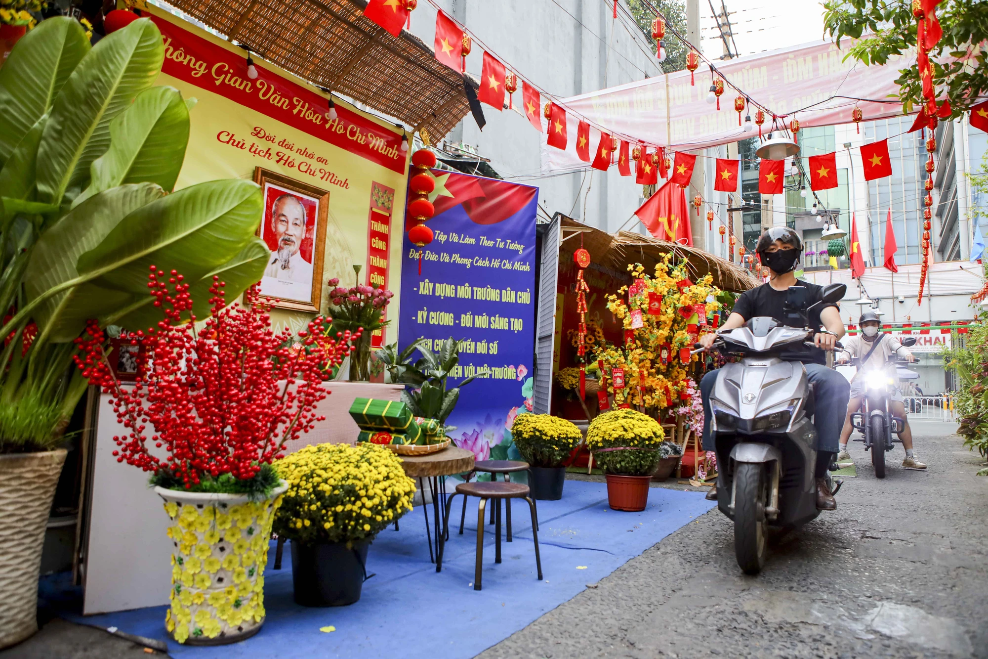 'Chiếc áo Tết' của hẻm Sài Gòn