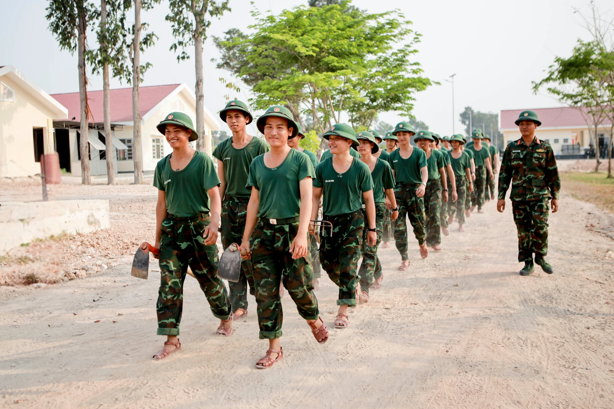 Nhung-ngay-trong-quan-ngu.png
