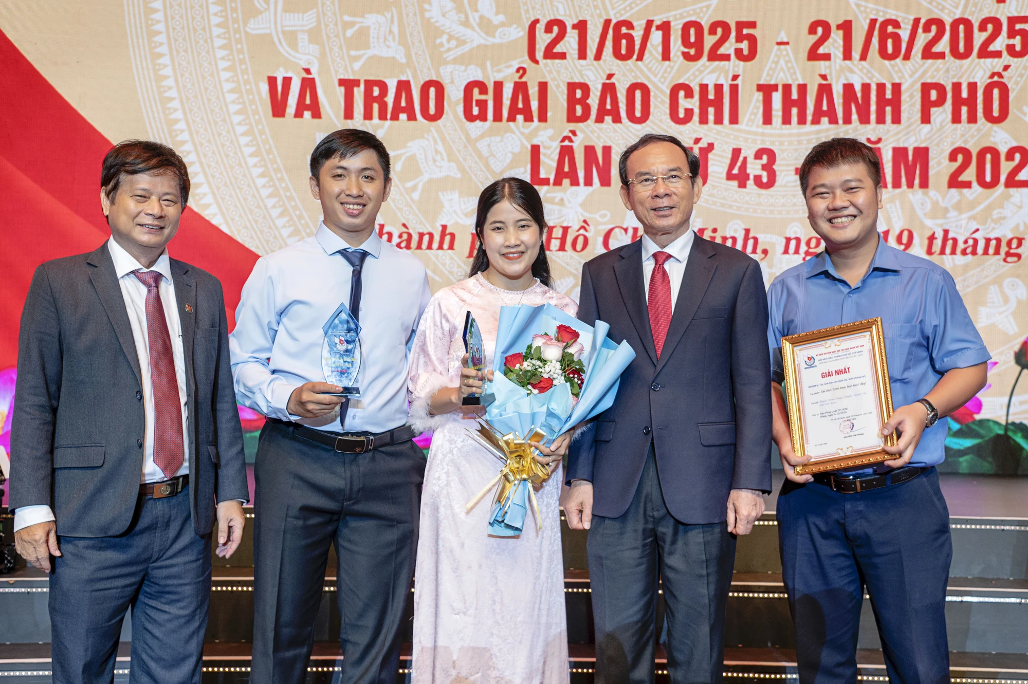 Báo chí TP- Trao giải báo chí (2).jpg
