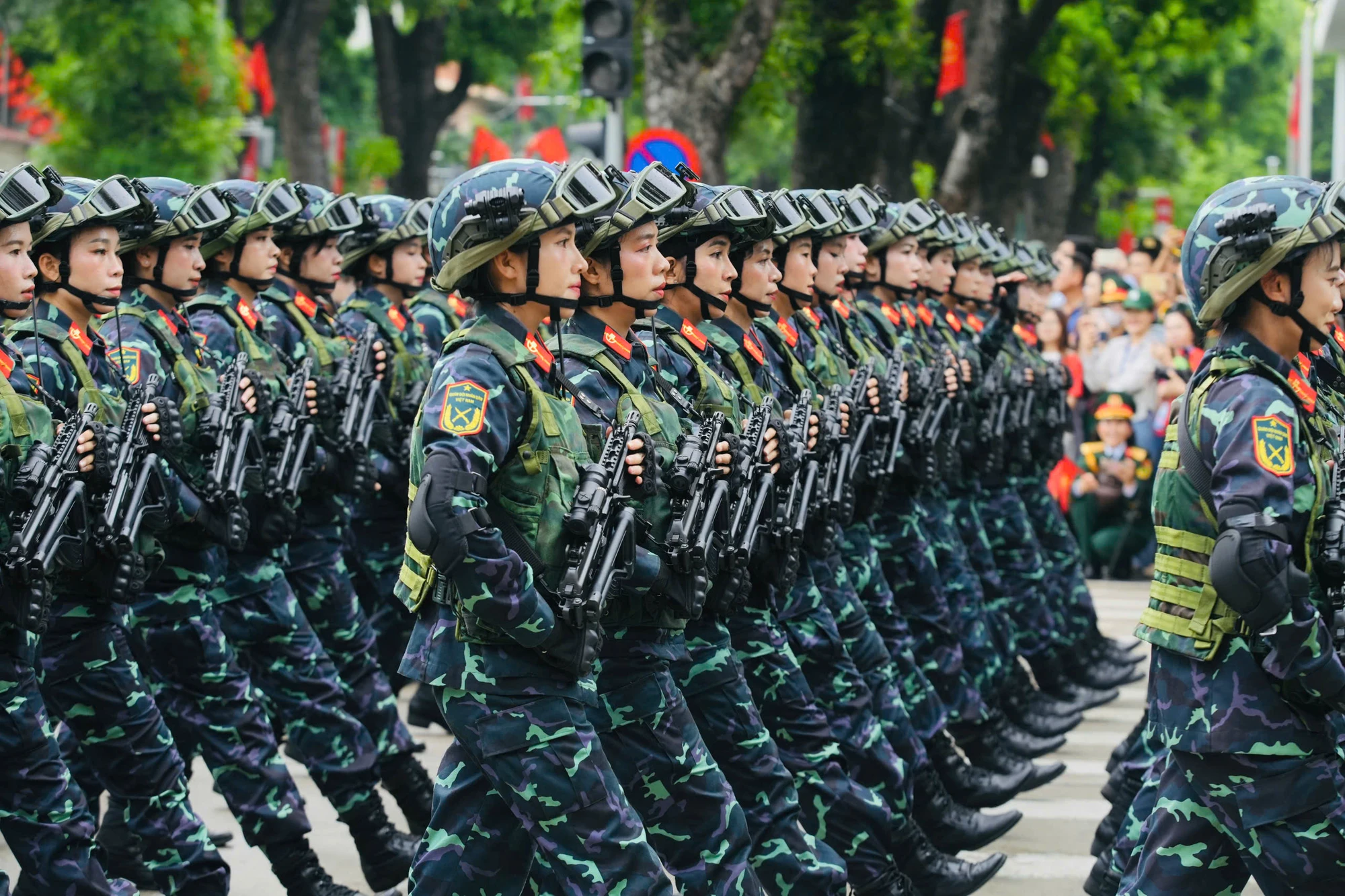 Dieu binh A80 - Phi Hung (3).jpg
